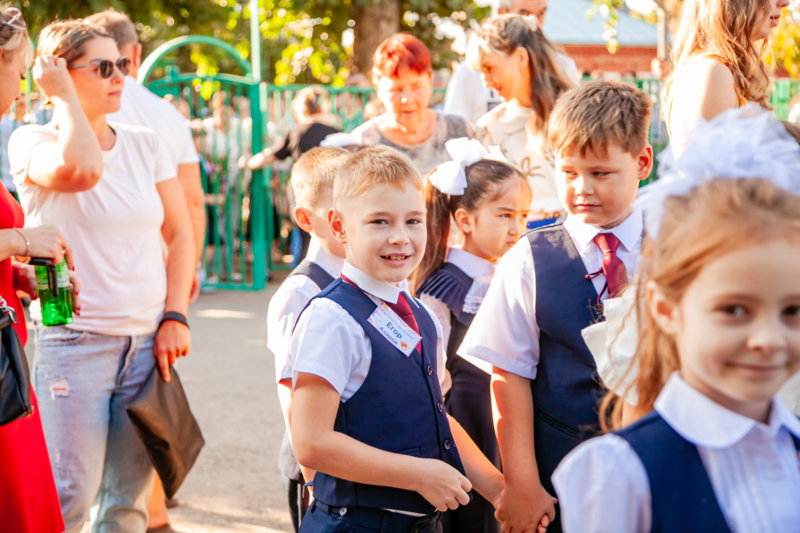 1 сентября линейка. Свадебный и семейный фотограф в Армавире