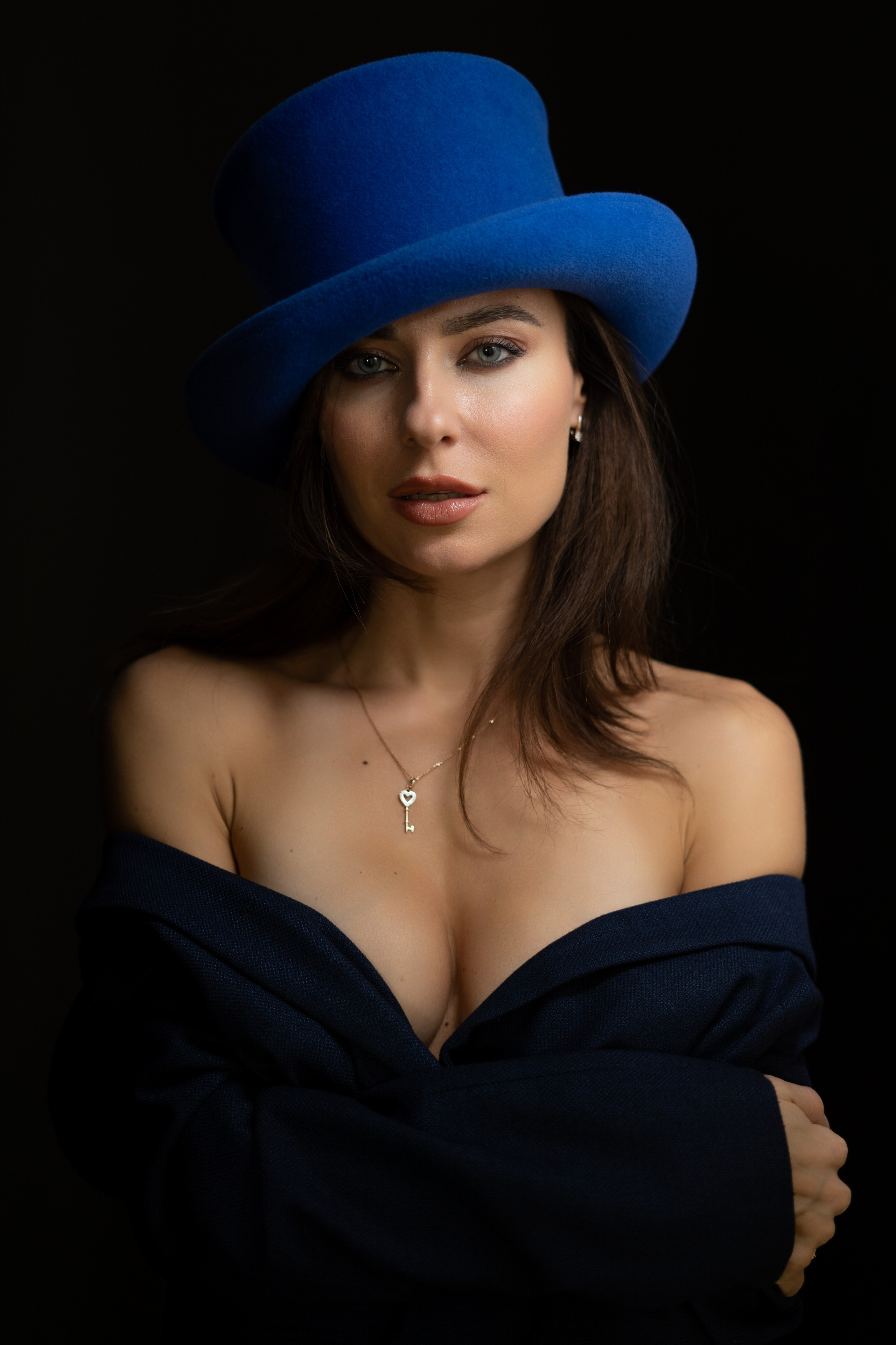 За плечами Лилии Гуреевой — работа с самим Славой Зайцевым,. Профессиональный портретный фотограф в Москве Владимир Глаголев