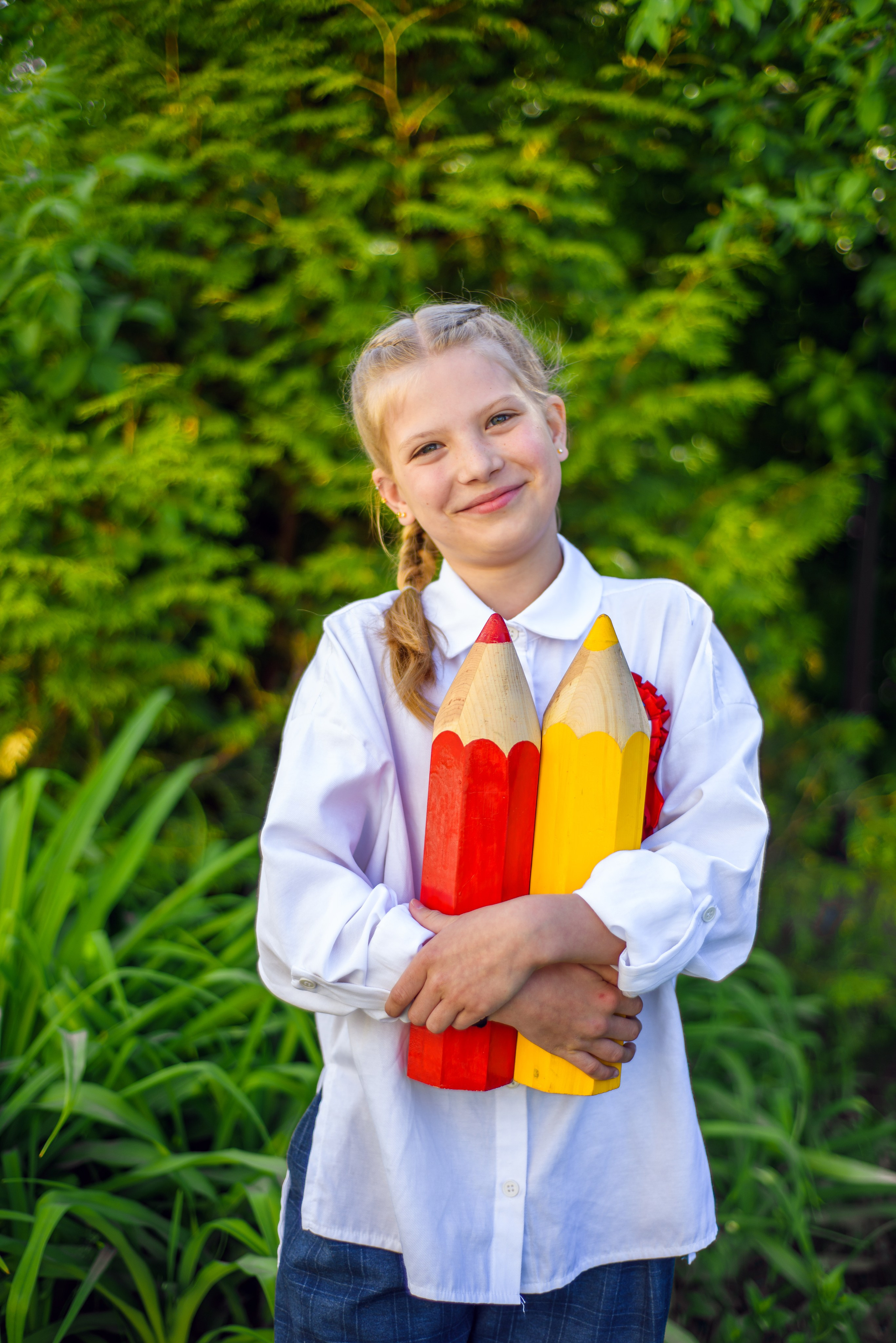 Фотосъемка в школьном саду. Фотограф. Выпускные альбомы в Барнауле