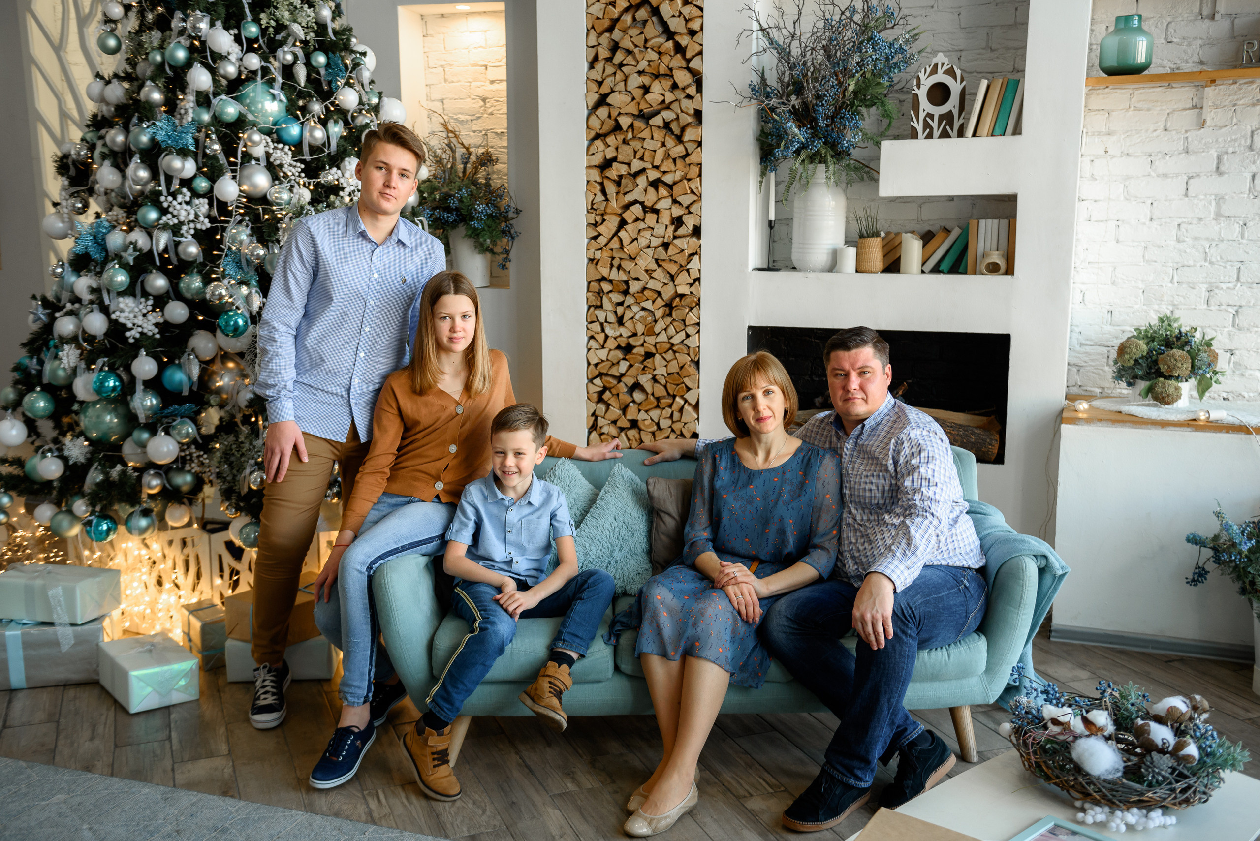 Семейная студийная новогодняя фотосессия в Cross-studio, зал Норд. Semerlina.ru