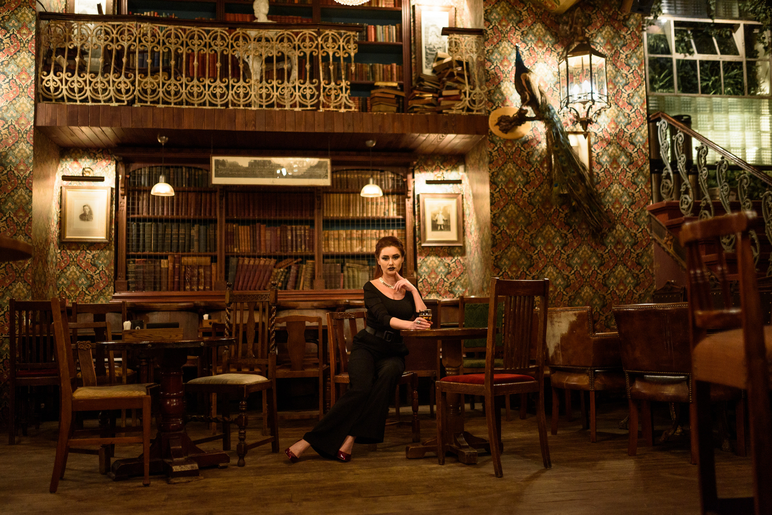 Илона. Съёмка в стиле Хэллоуин в Black swan pub. Semerlina.ru