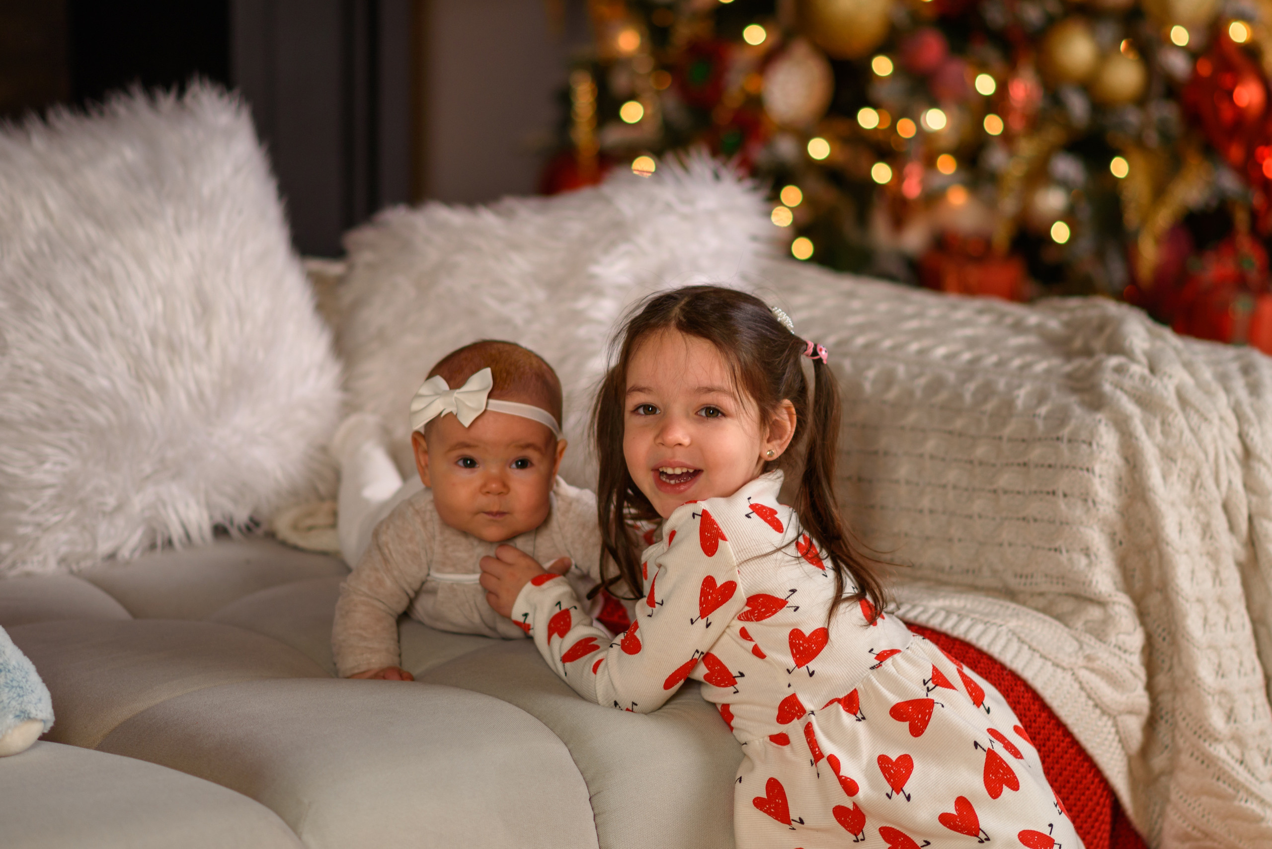 Новогодняя семейная фотосессия ф зале Атлант, фотостудия Мимика. Semerlina.ru