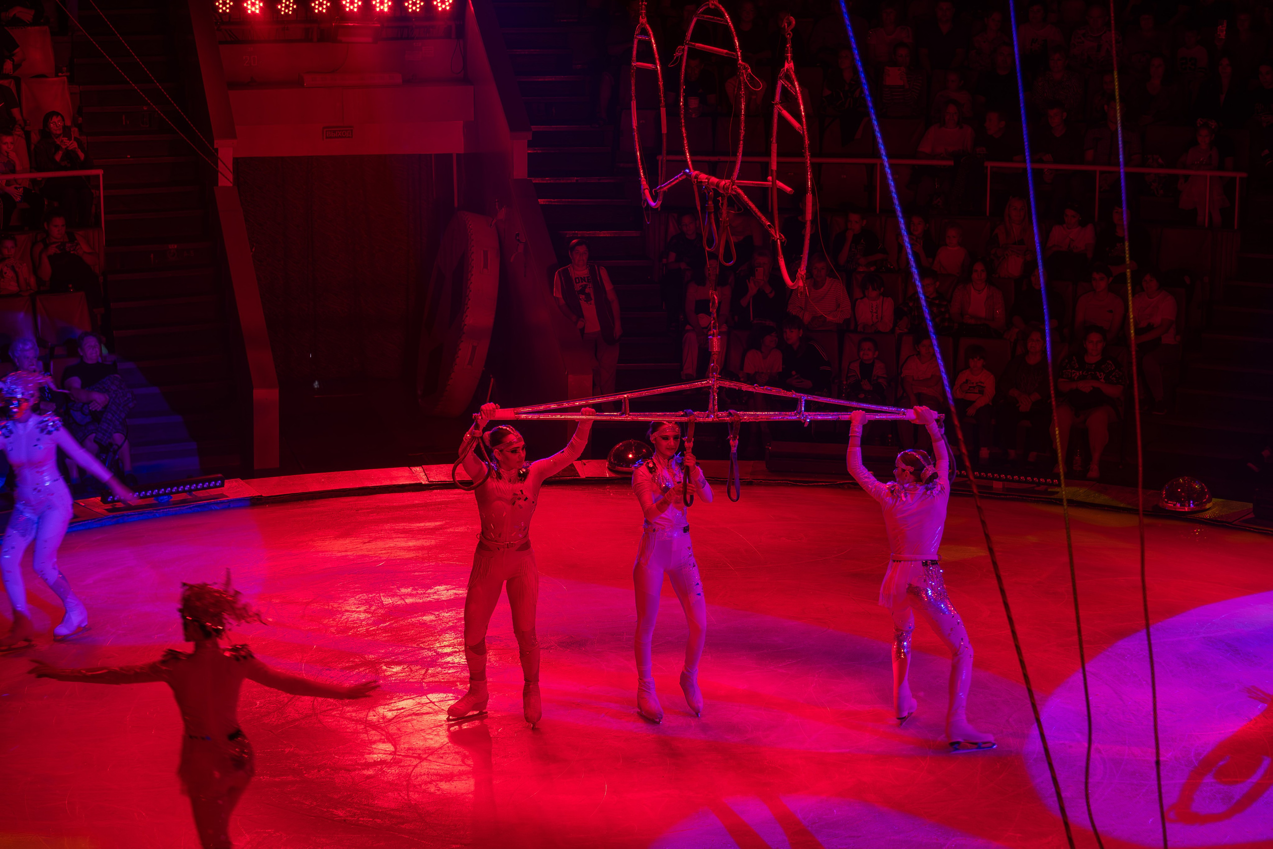 Цирк на льду «Айсберг» в Луганске. Фотограф в РФ и ЛНР Юлия Федосеева