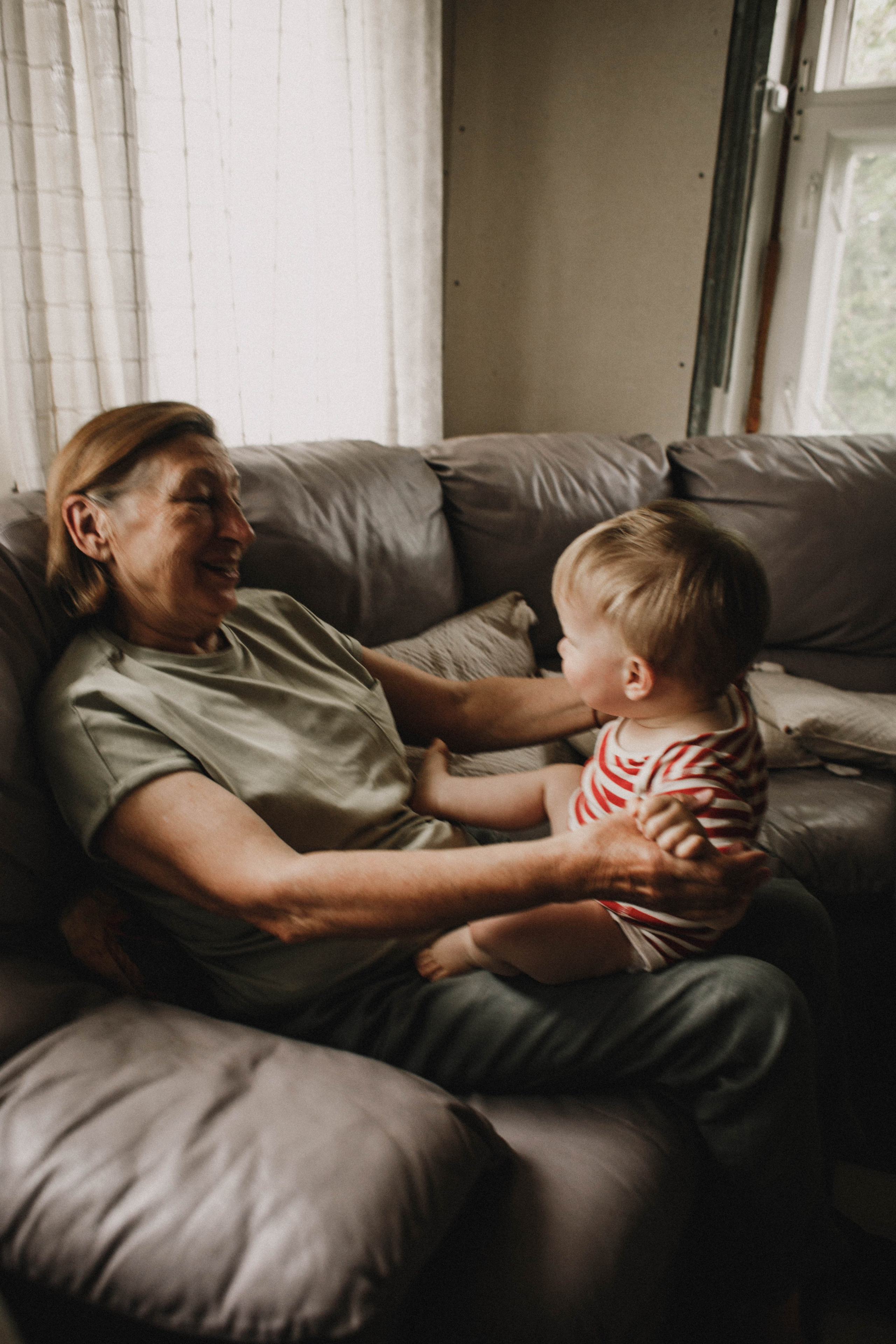 Сева у бабушки. Фотограф в Нижнем Новгороде