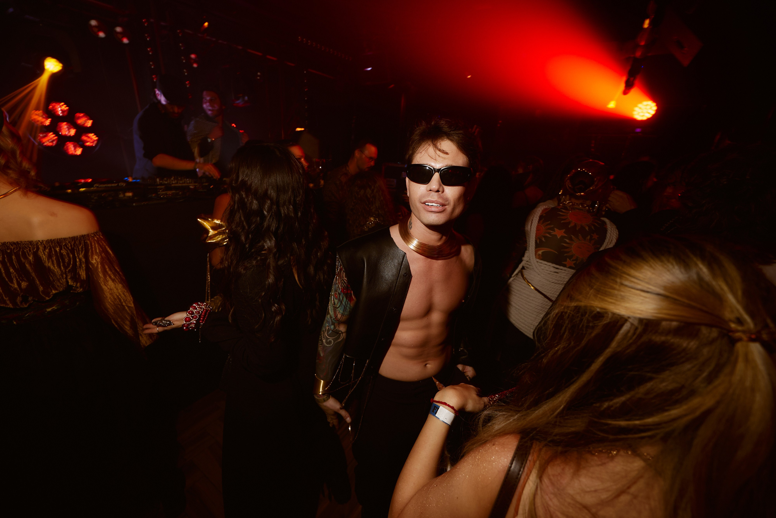 ILLEGAL FRIENDS — MIRAGE [PART III]. СВОИ. ФОТООТЧЕТЫ-СОБЫТИЯ-МЕСТА