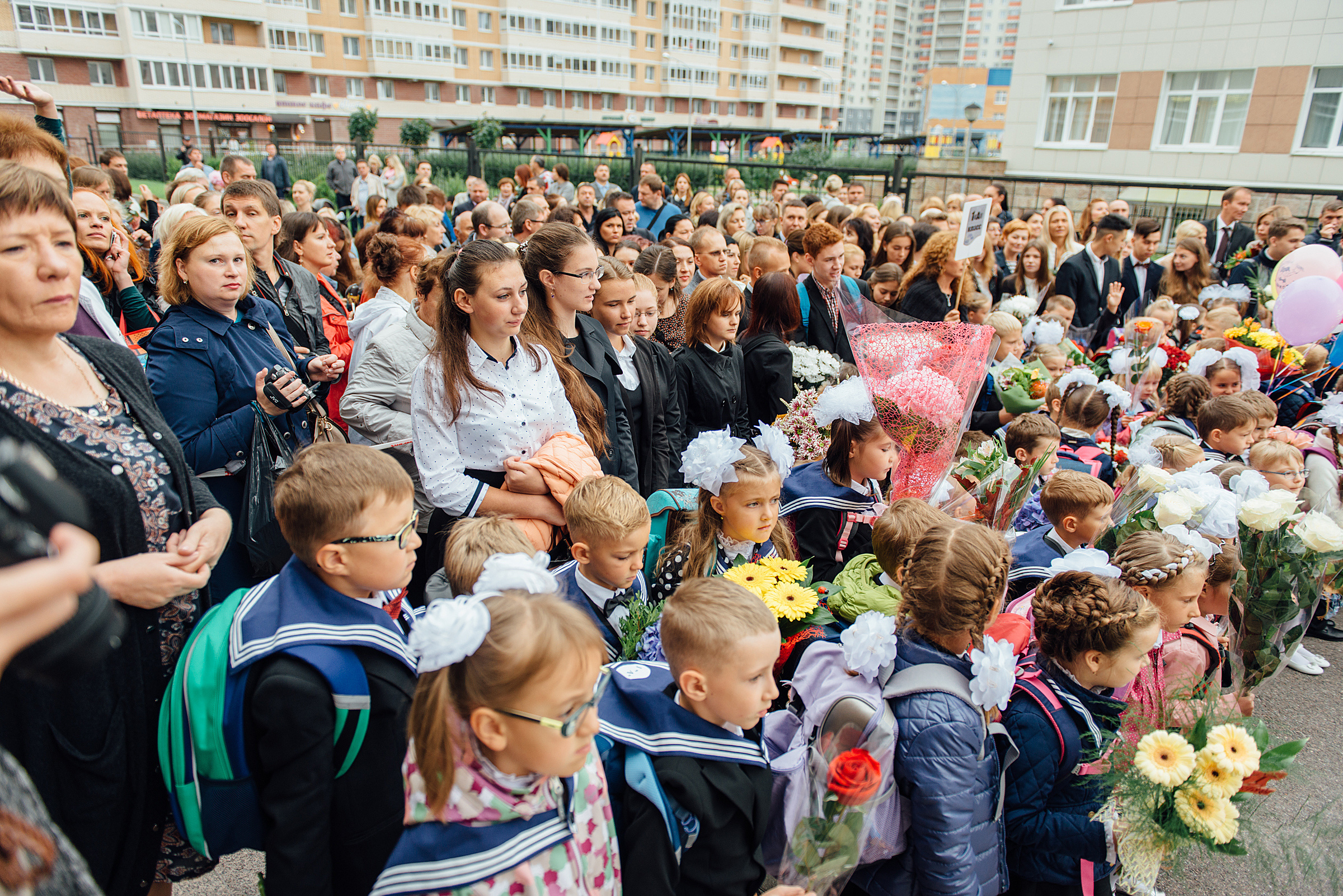 Фотограф на 1-е сентября, фотосъёмка 1-го сентября. Свадебный фотограф в Санкт-Петербурге Венера Ахметова