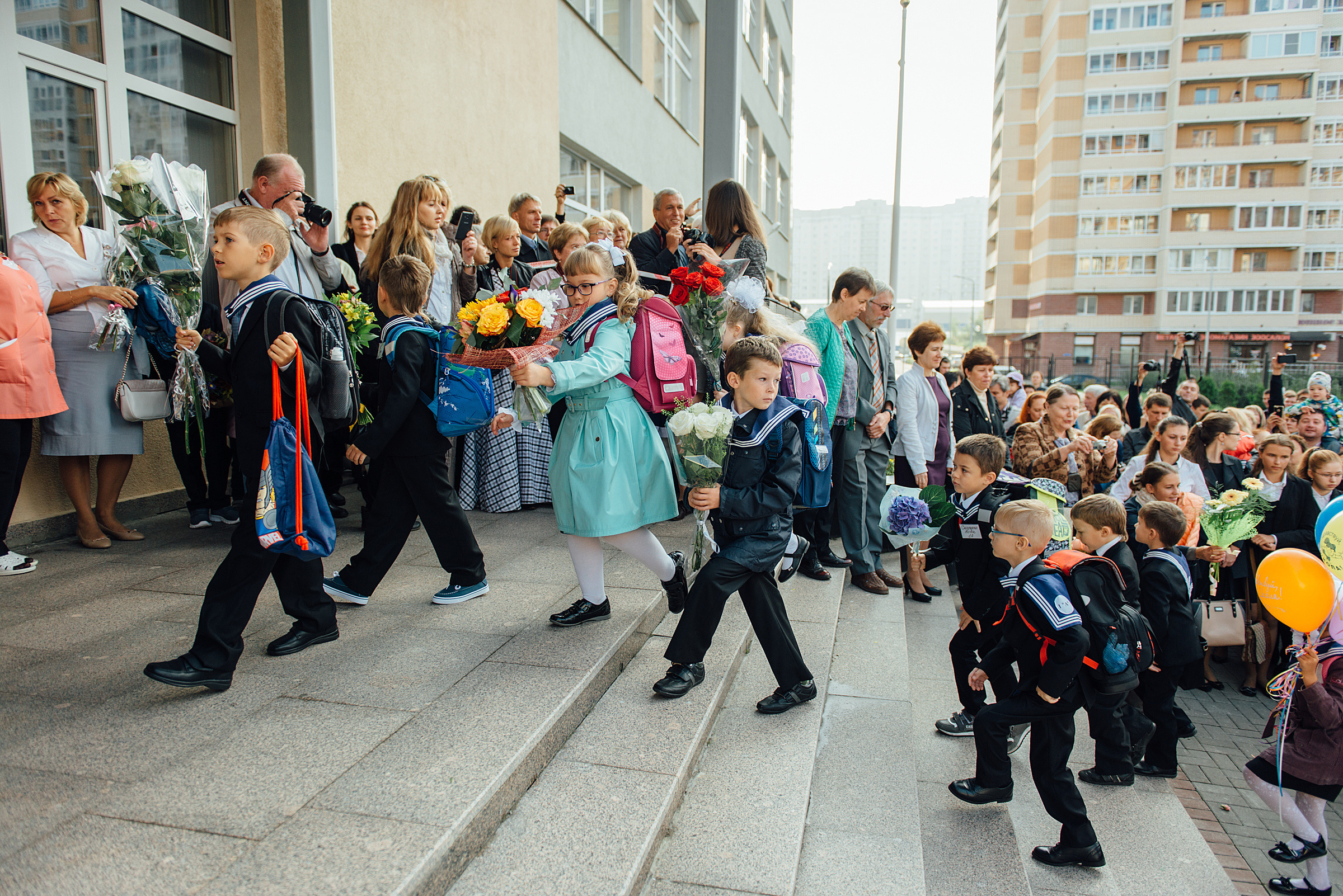 Фотограф на 1-е сентября, фотосъёмка 1-го сентября. Свадебный фотограф в Санкт-Петербурге Венера Ахметова