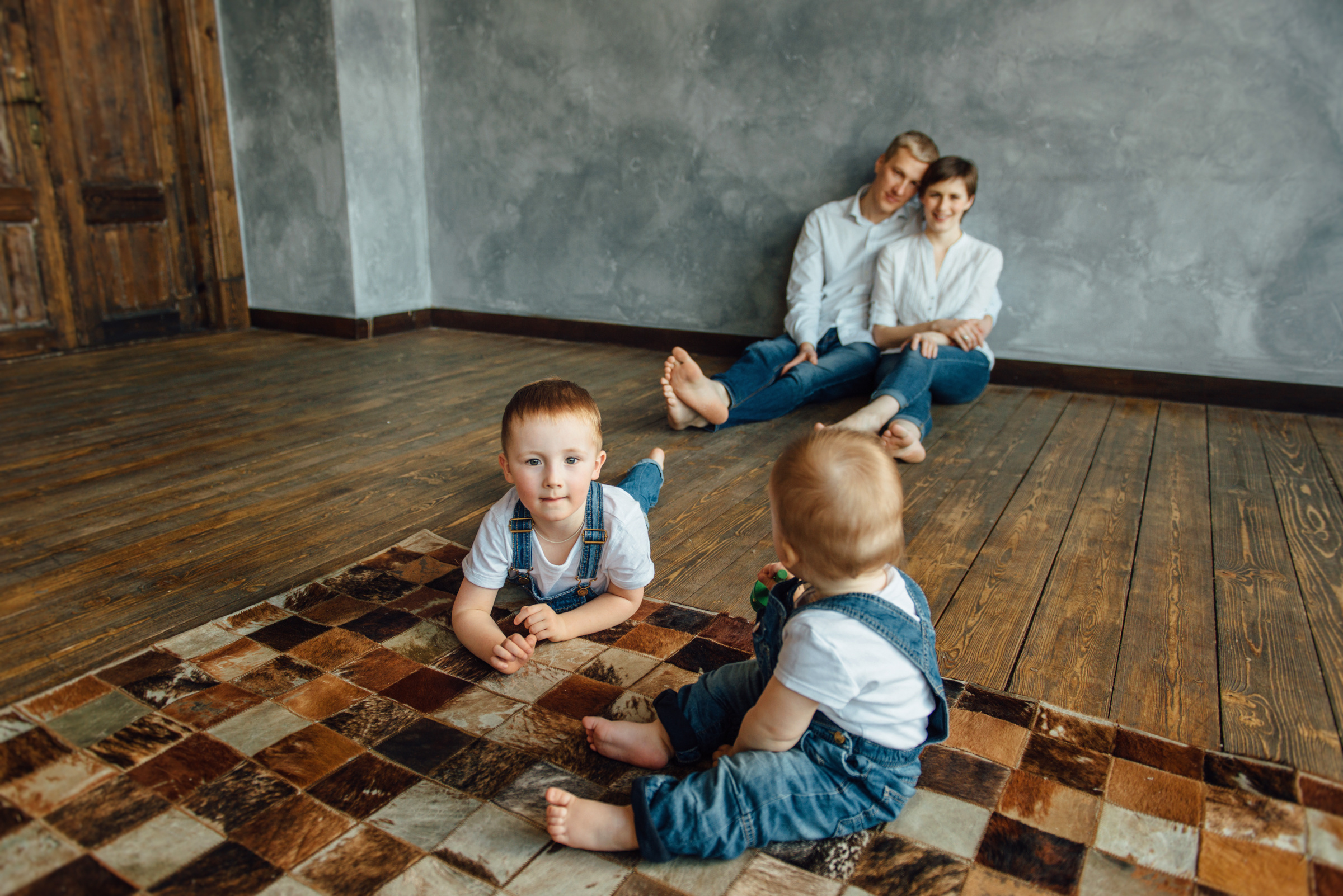 семейная фотосессия в фотостудии