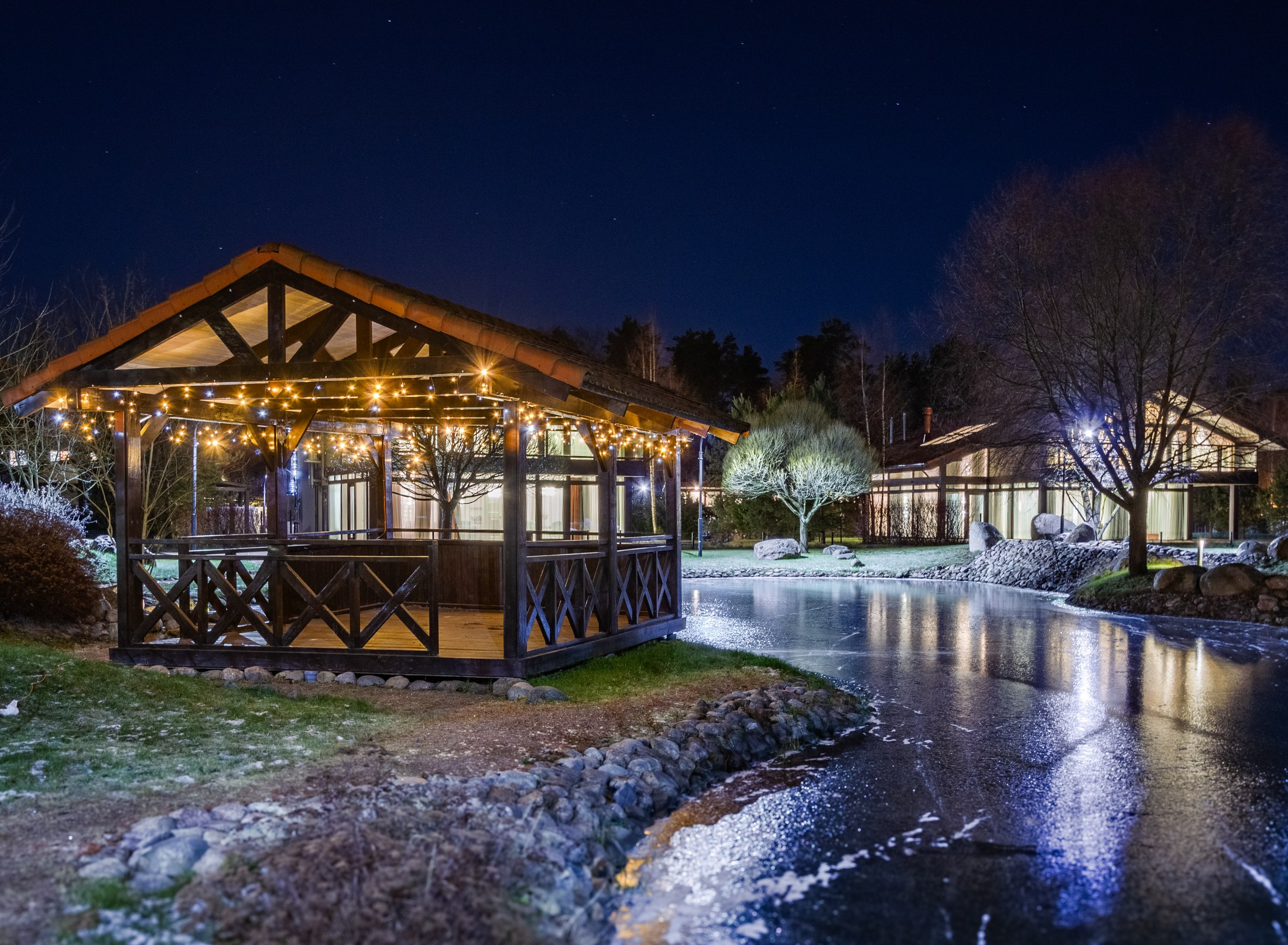 Съемка в вечернее время. Упаковка Недвижимости