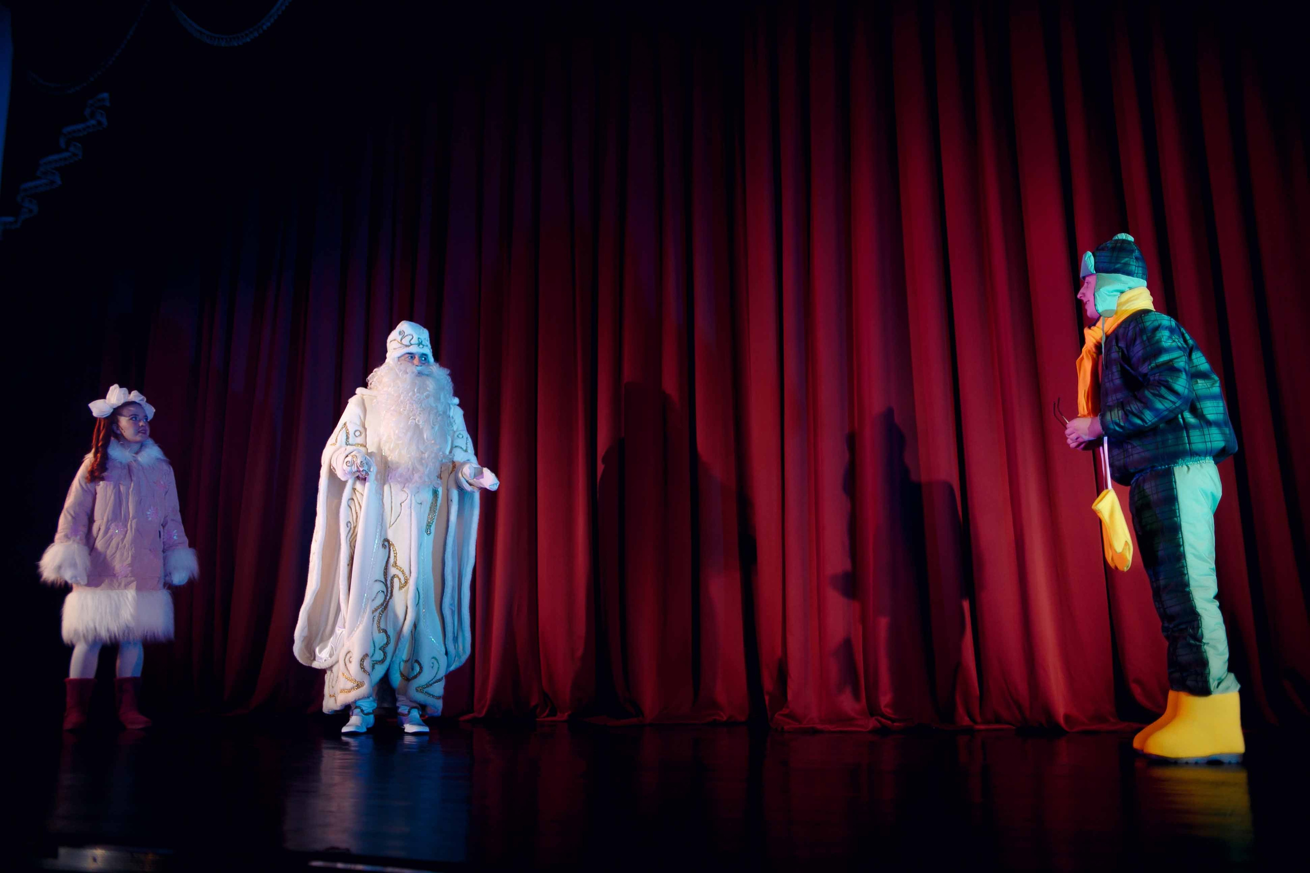 Елка в «Казармах» ТЮЗ. Ваш репортажный фотограф Артемий Антонов