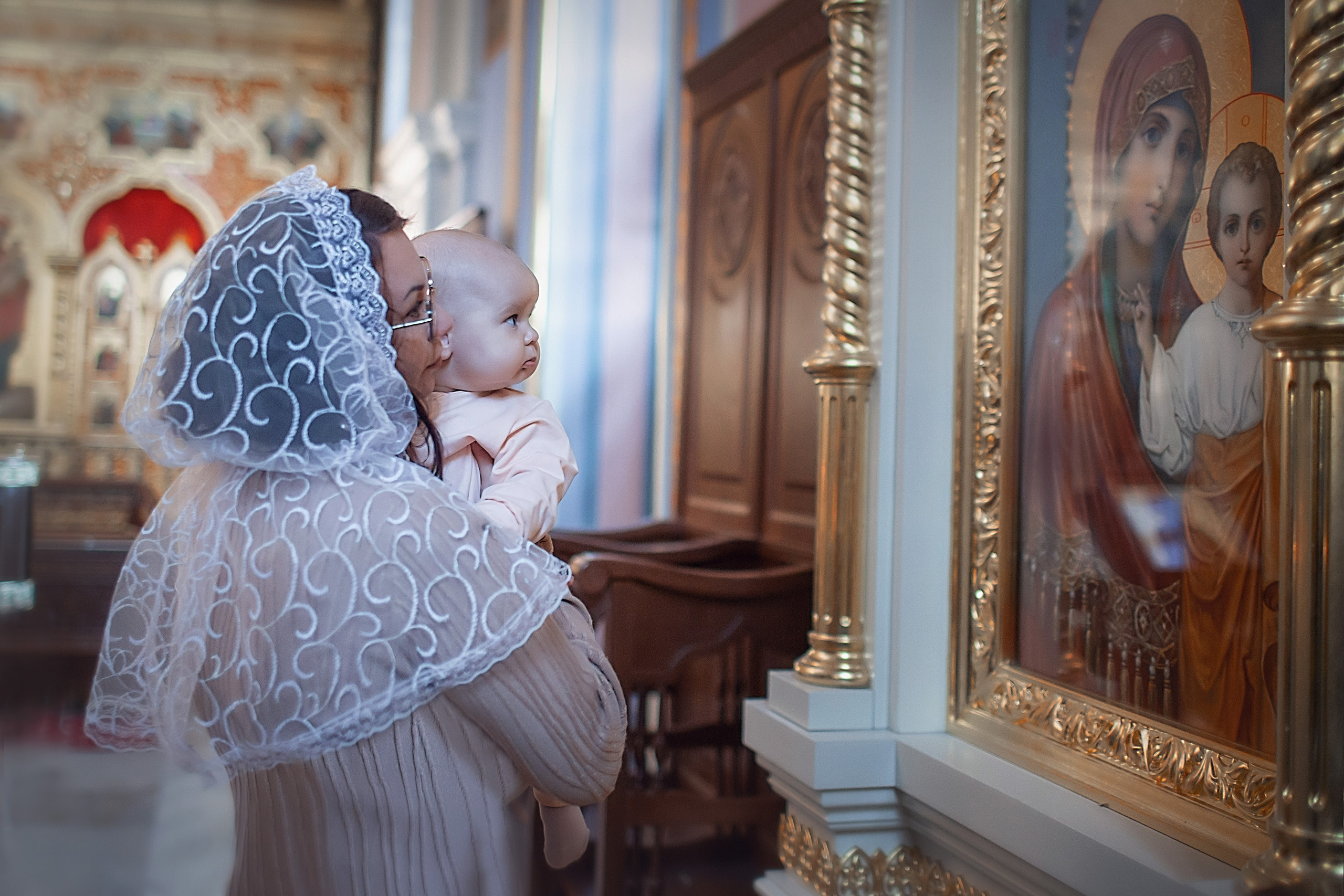 Крещение Вареньки_Храм Святой Троицы. Семейный фотограф в Санкт-Петербурге