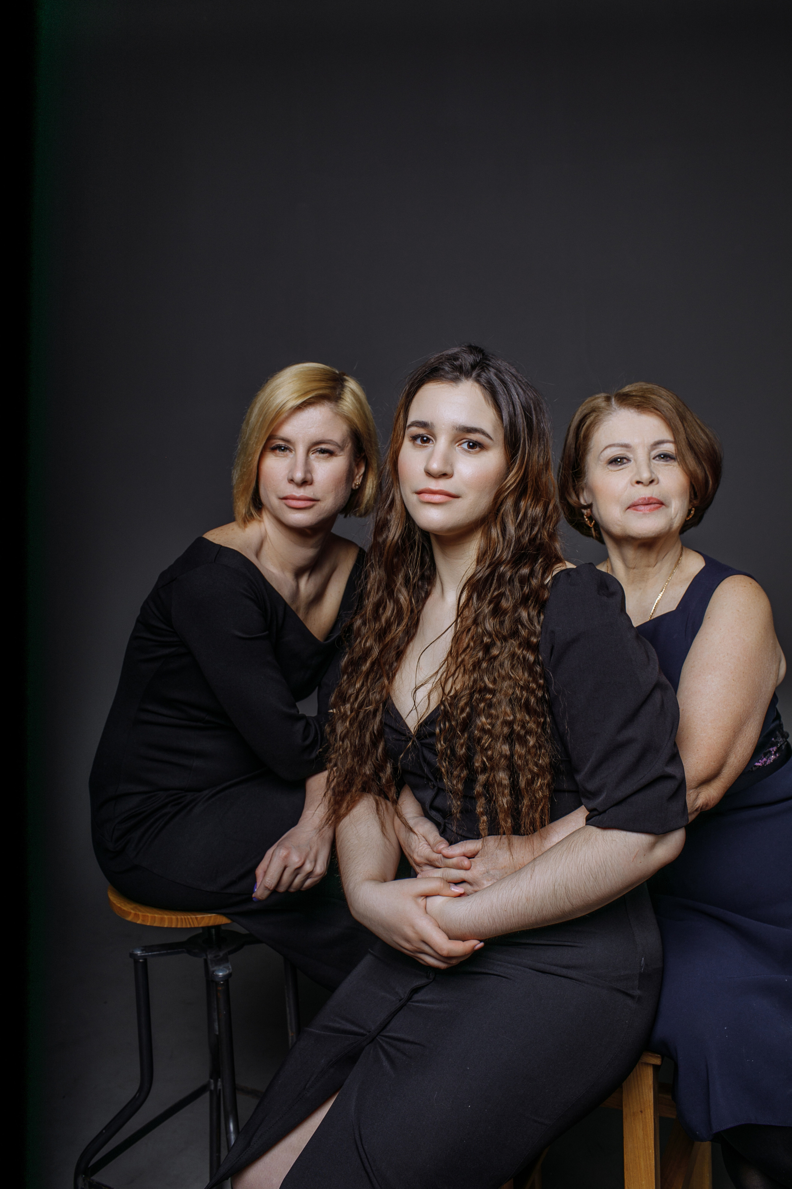 Три поколения женщин