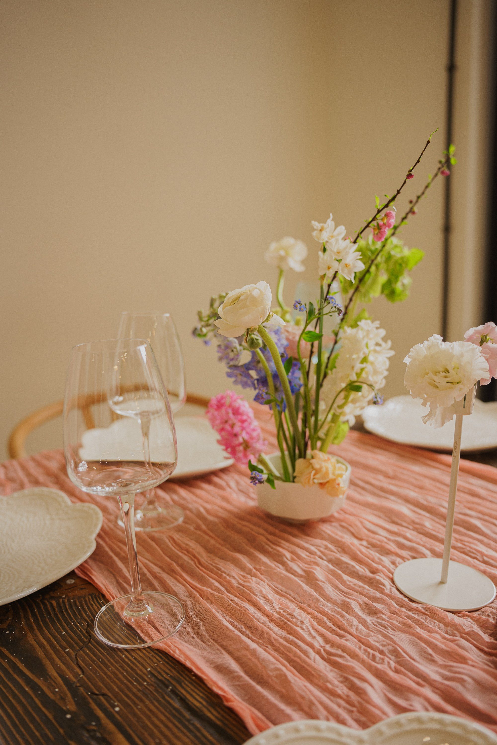 ВЕСЕННИЙ БРАНЧ. Женский портрет