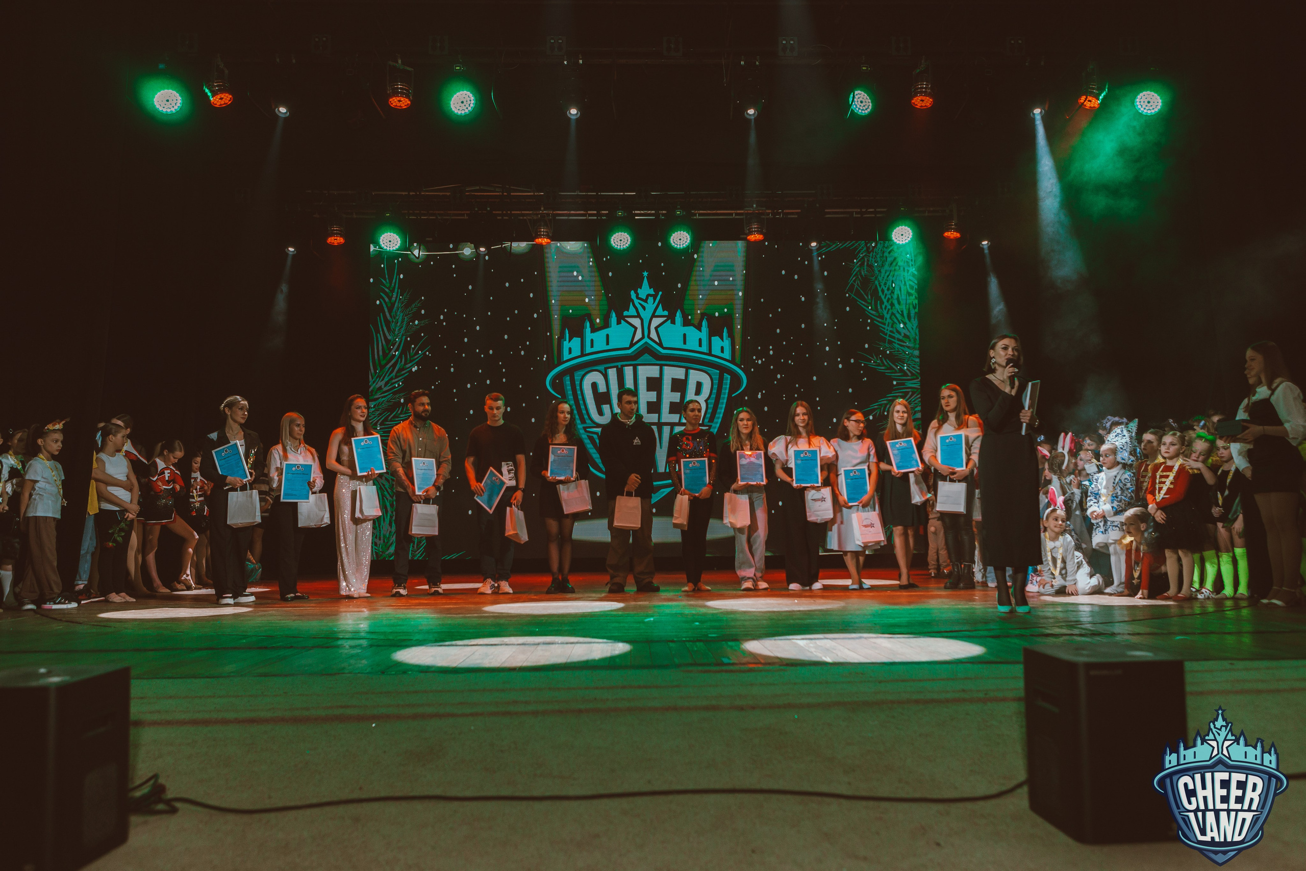 КОСМИЧЕСКОЕ НОВОГОДНЕЕ ПУТЕШЕСТВИЕ «CHEER LAND». Репортажный, семейный, свадебный, портретный фотограф