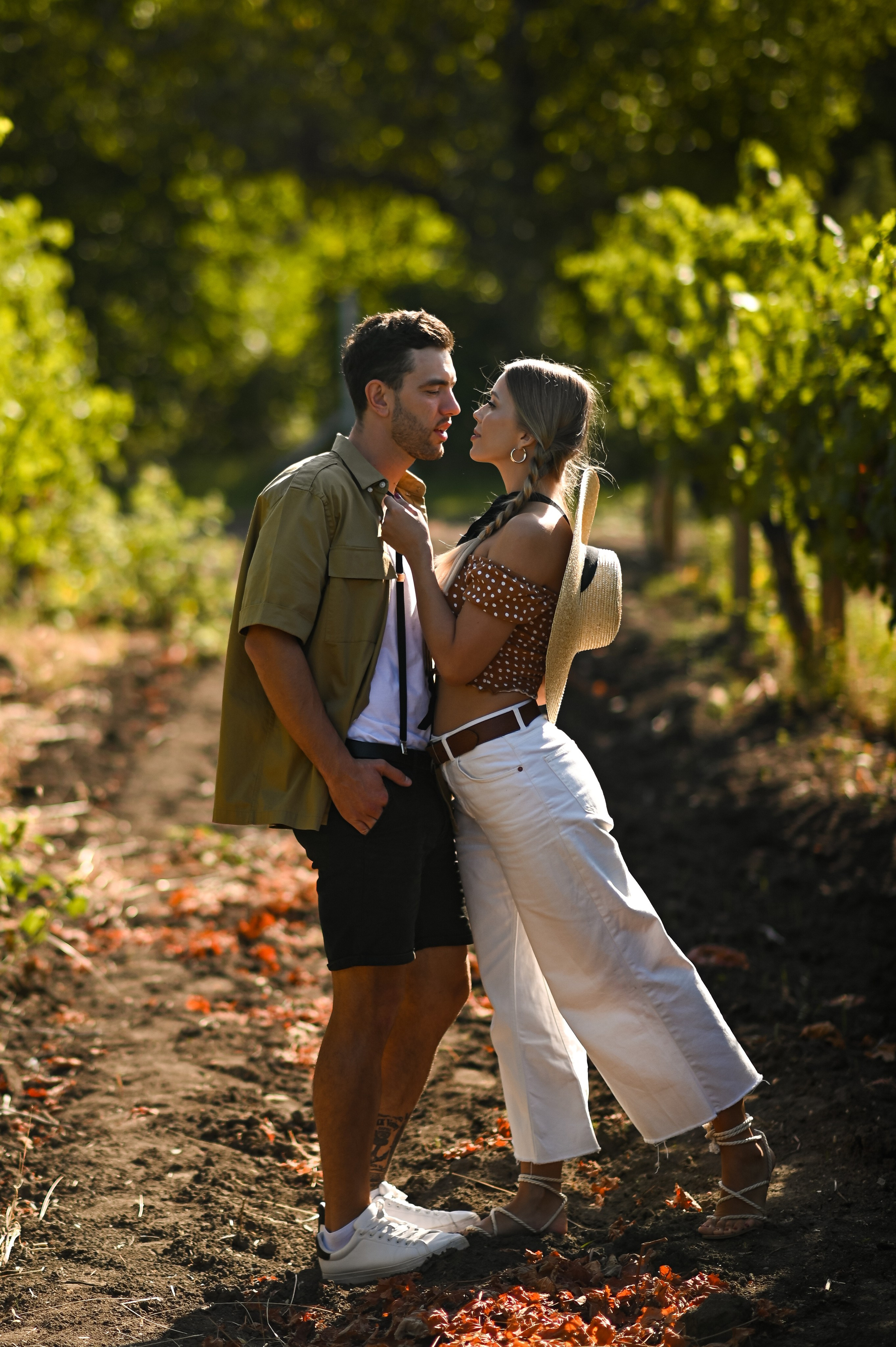 Lovestory на плантации виноградников в Крыму. Фотограф Москва и Видеограф Москва