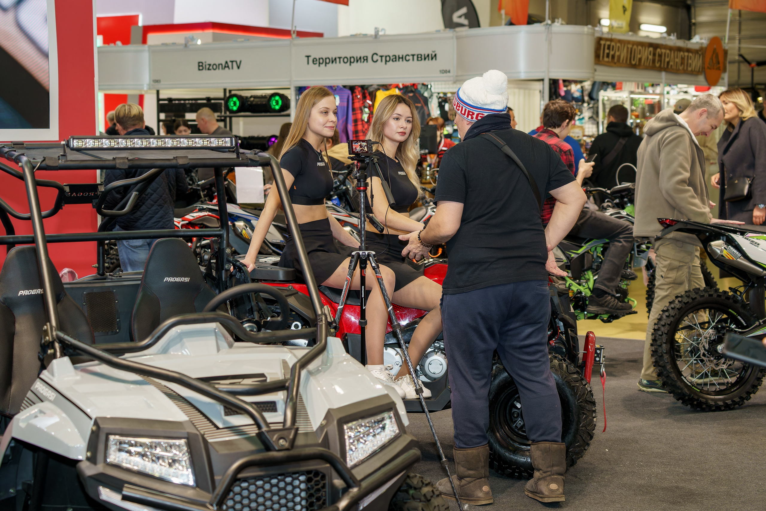 Прогулка по выставке «Поехали 2024 год». «Студия DRONAVT`s» — видеосъёмка и фотография г. Москва