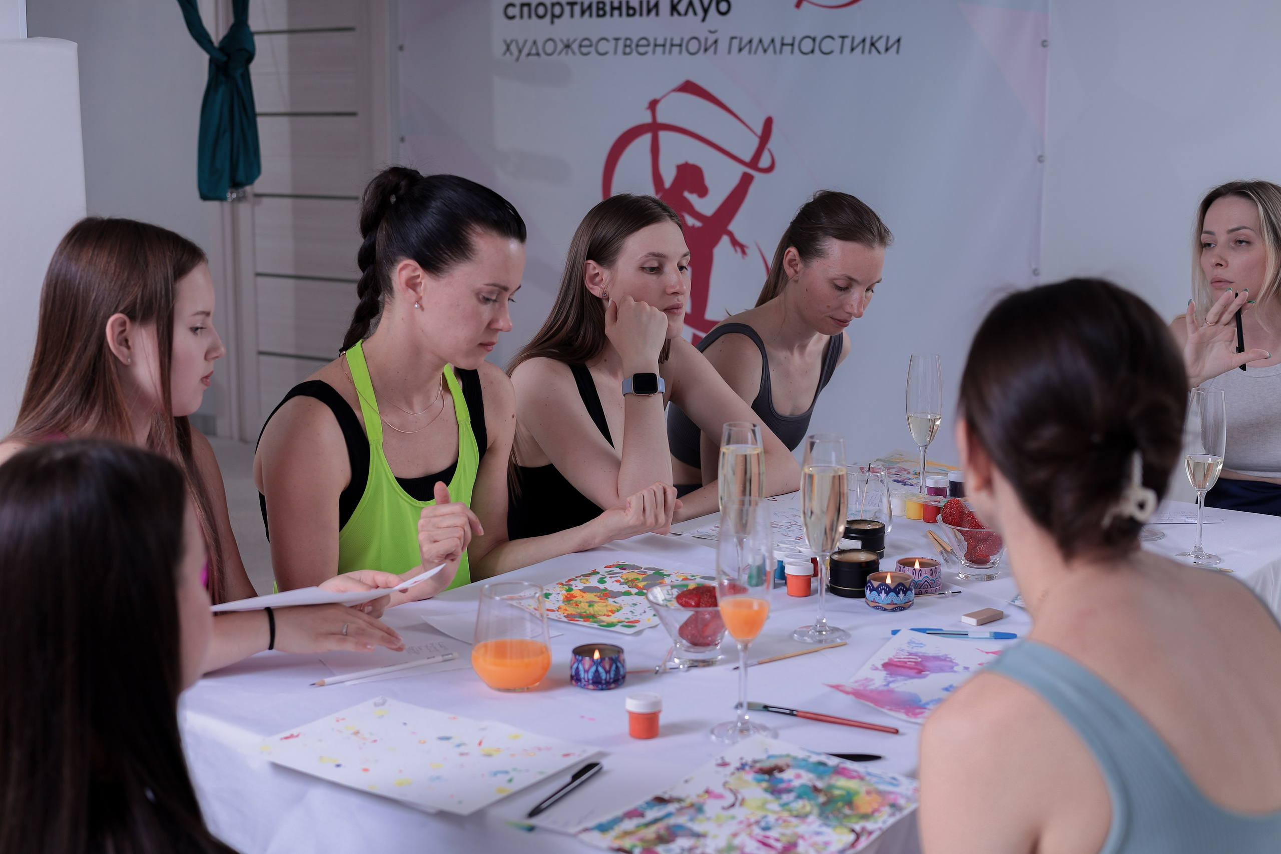 Арт-терапия + аэройога. Фотограф Надршина Лилия