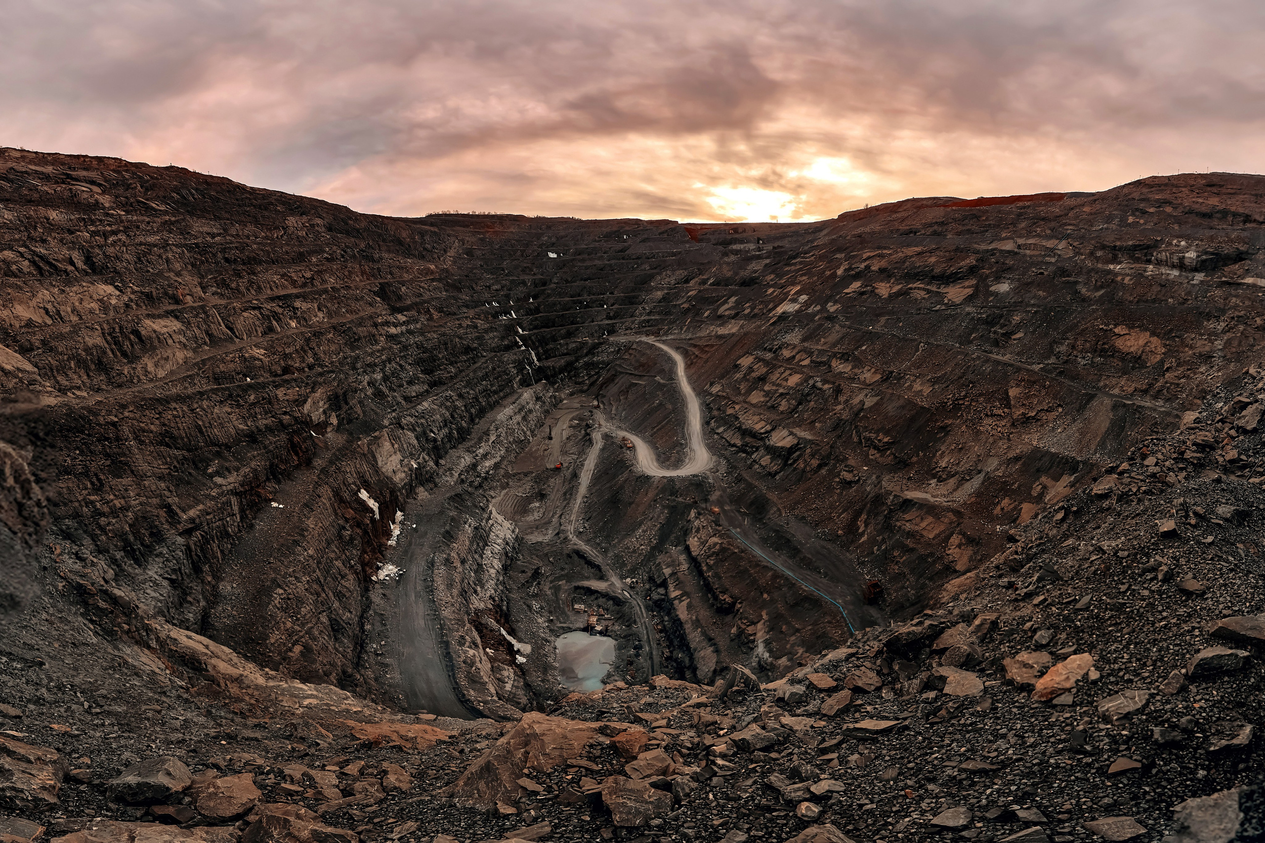Карагайский карьер г. Сатка «Группа Магнезит». Фотограф Яковлев Роман — Красноярск