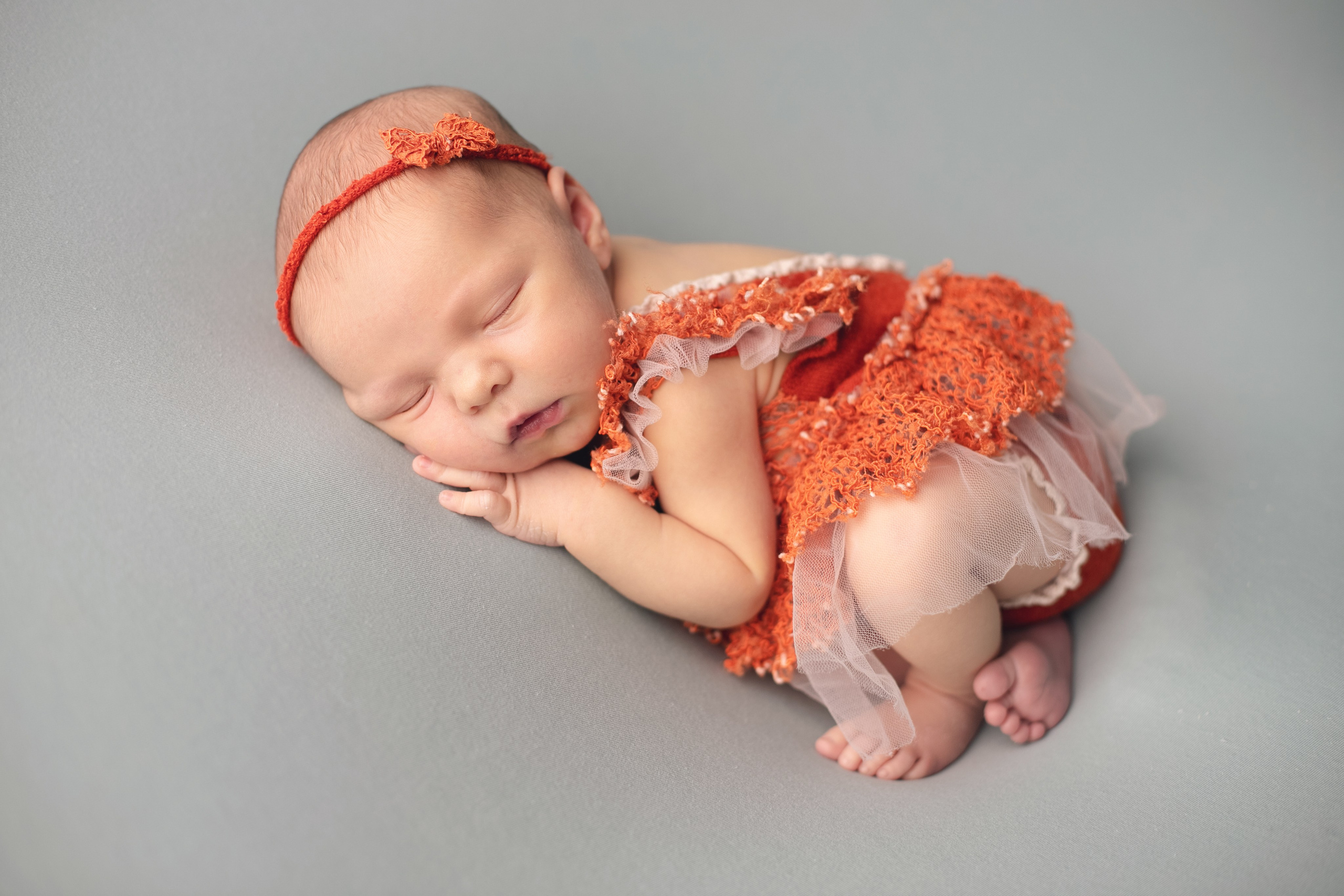 Анюта. Фотограф новорожденных в г. Россошь Виктория Нечепуренко