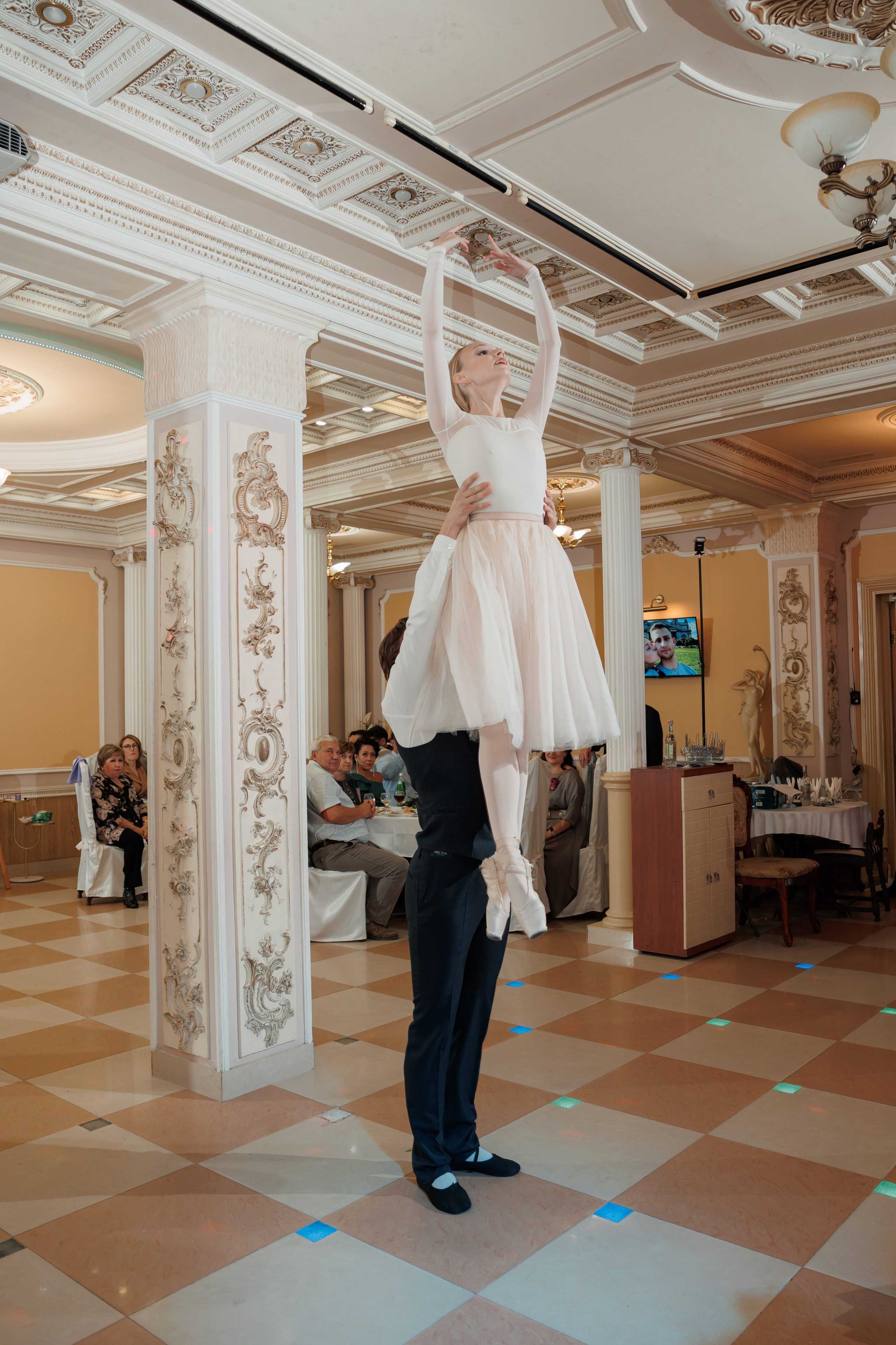 Константин и Дарья, ЗАГС ВДНХ, отель Soluxe, ресторан «Антик». Свадебный и репортажный фотограф (Москва, Королев и другие)