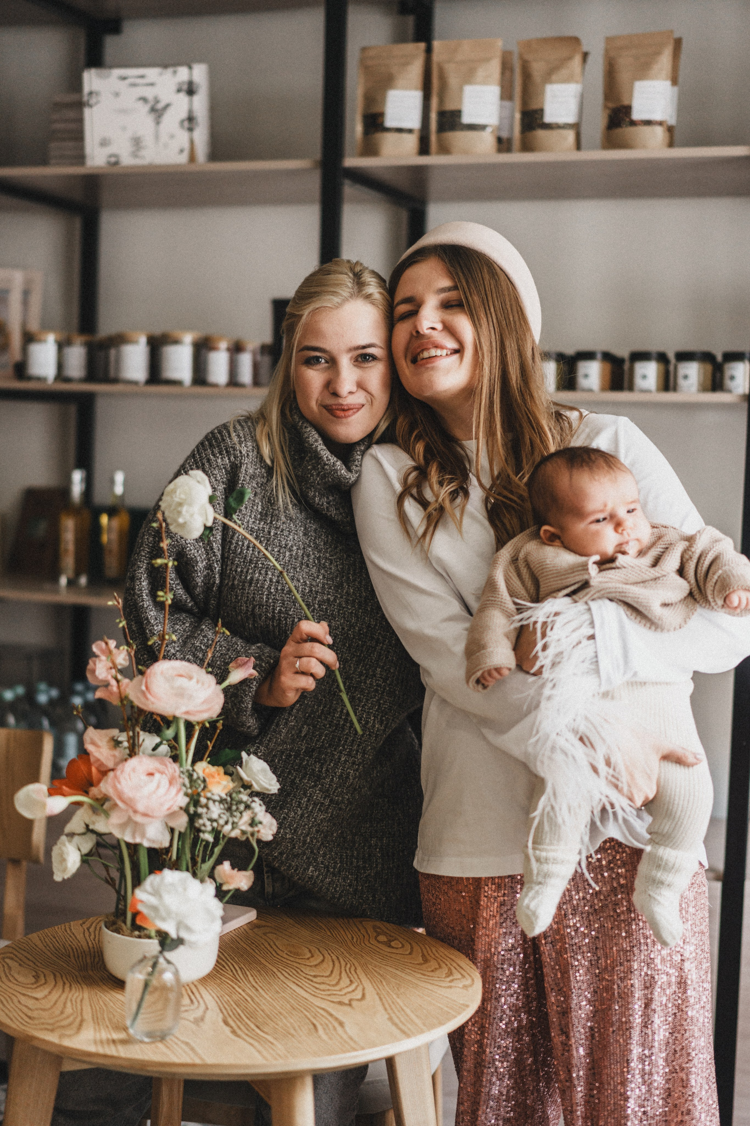 OCHEN' — цветочная встреча 14 февраля. Семейный и детский фотограф и видеограф в Москве, Серпухове и Тарусе Валерия Сорокина