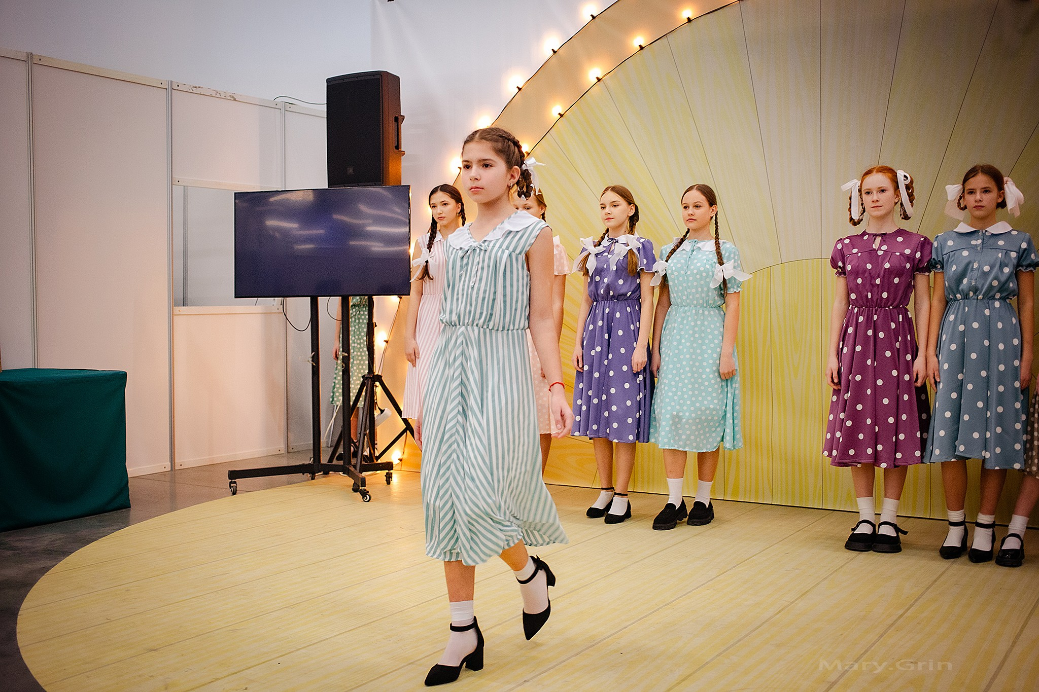 Показ моды 40х лет. Православная ярмарка 2025. Детский и семейный фотограф, фотограф мероприятий Нижний Новгород