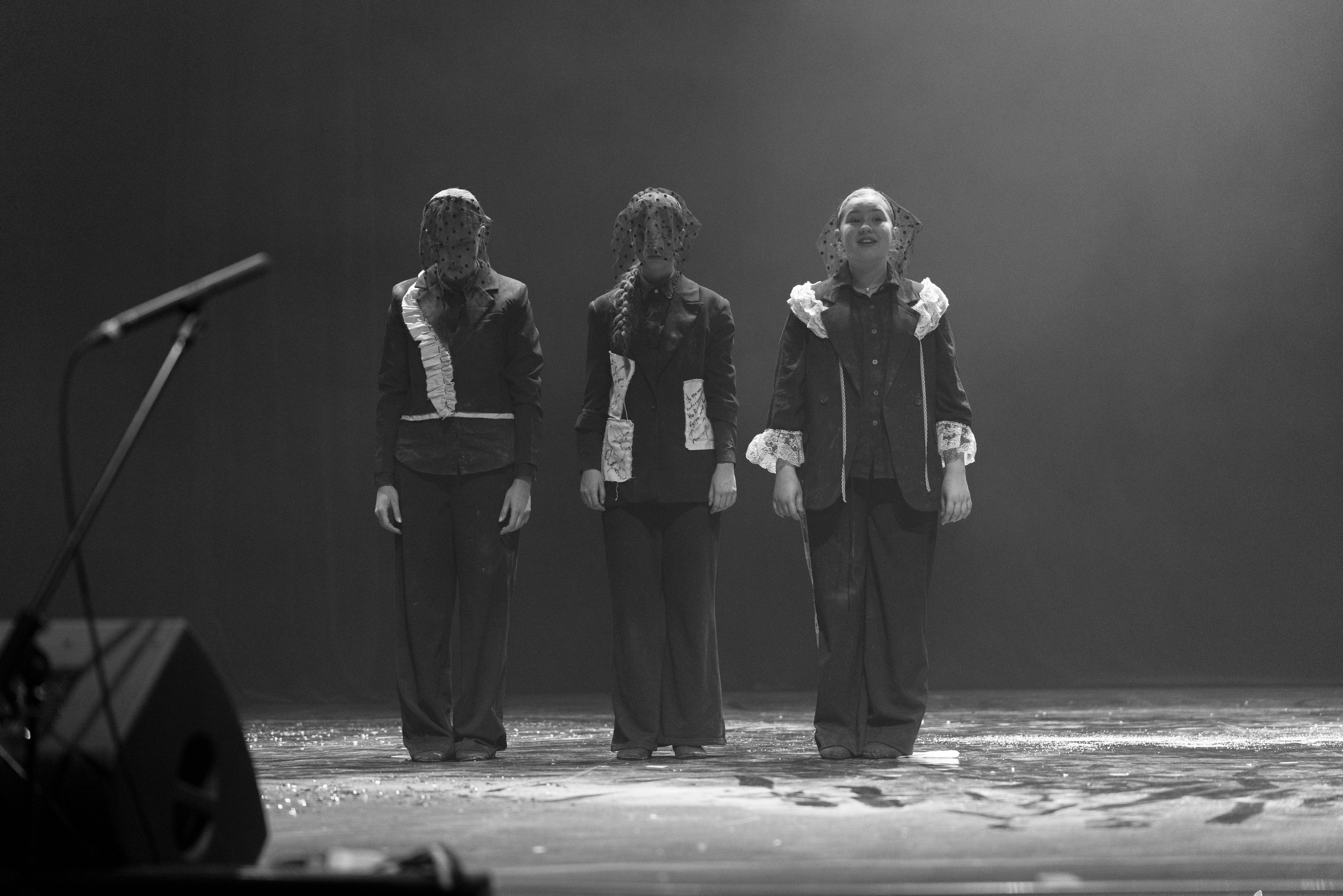 Гоголь. Зарисовки. Фотограф Сергей Ловкий