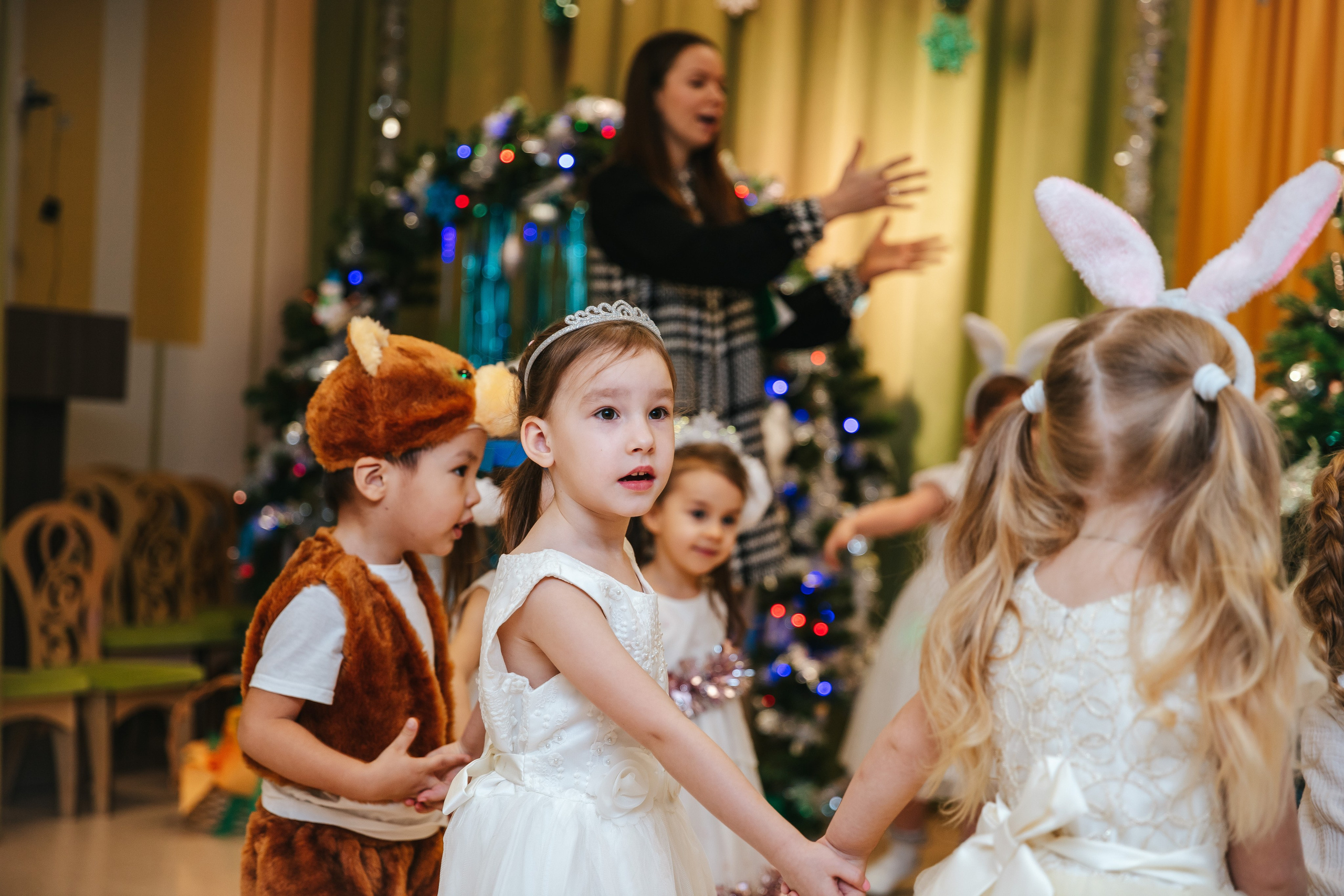 Новогодний утренник в младшей группе. Семейный lifestyle фотограф в Санкт-Петербурге Людмила Пахомова