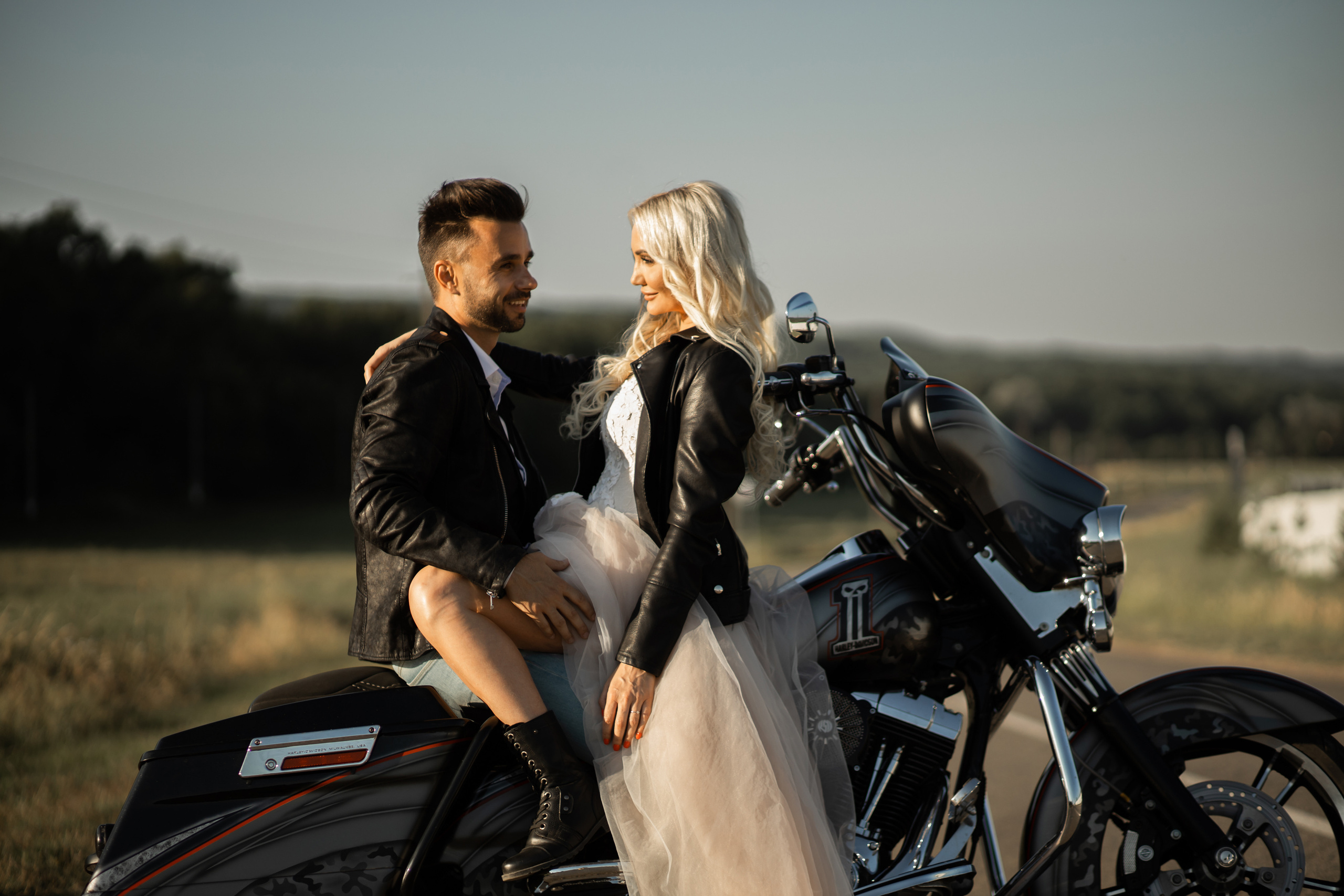 MOTO WEDD. Валерия Солнцева свадебный и семейный фотограф