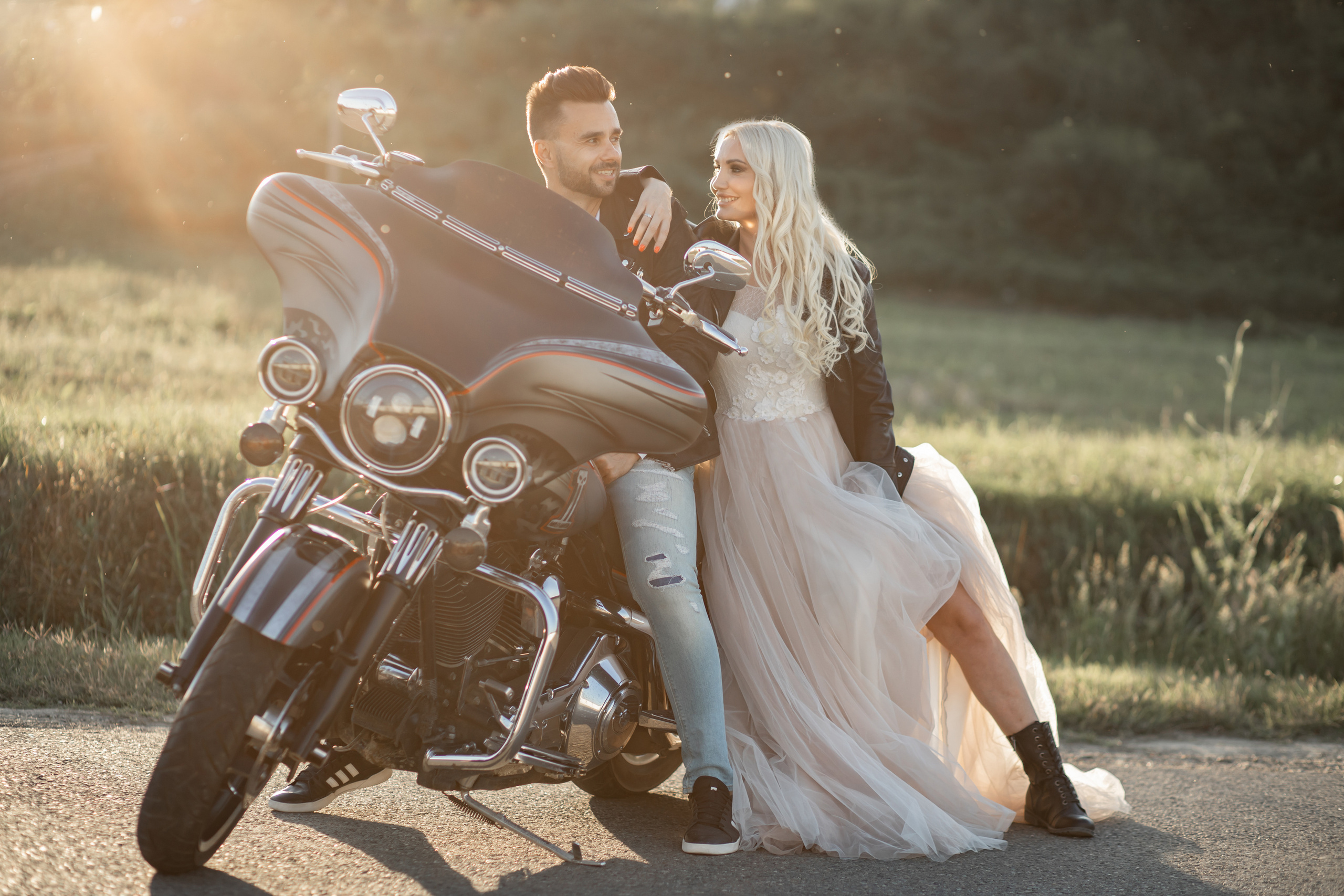 MOTO WEDD. Валерия Солнцева свадебный и семейный фотограф