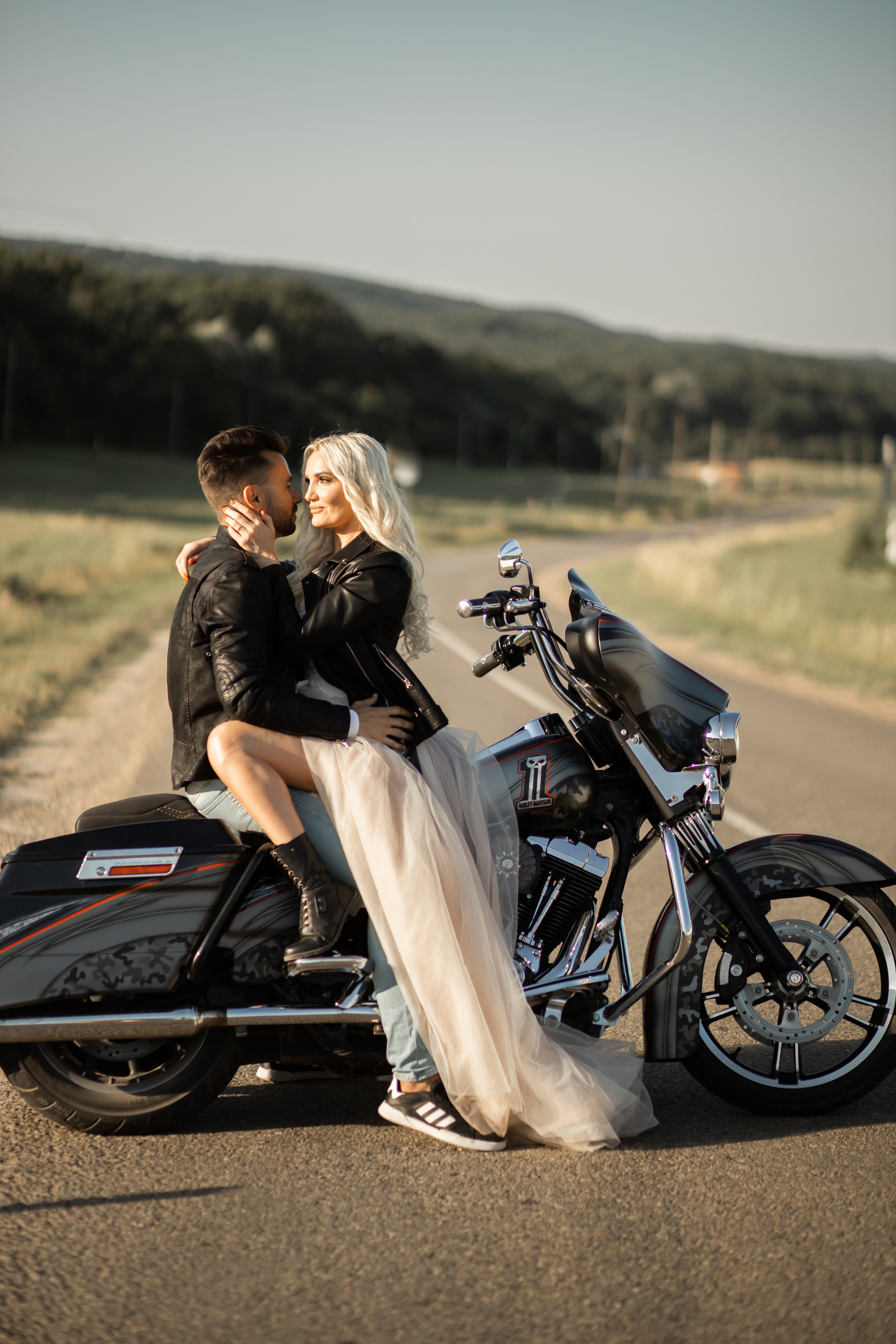 MOTO WEDD. Валерия Солнцева свадебный и семейный фотограф