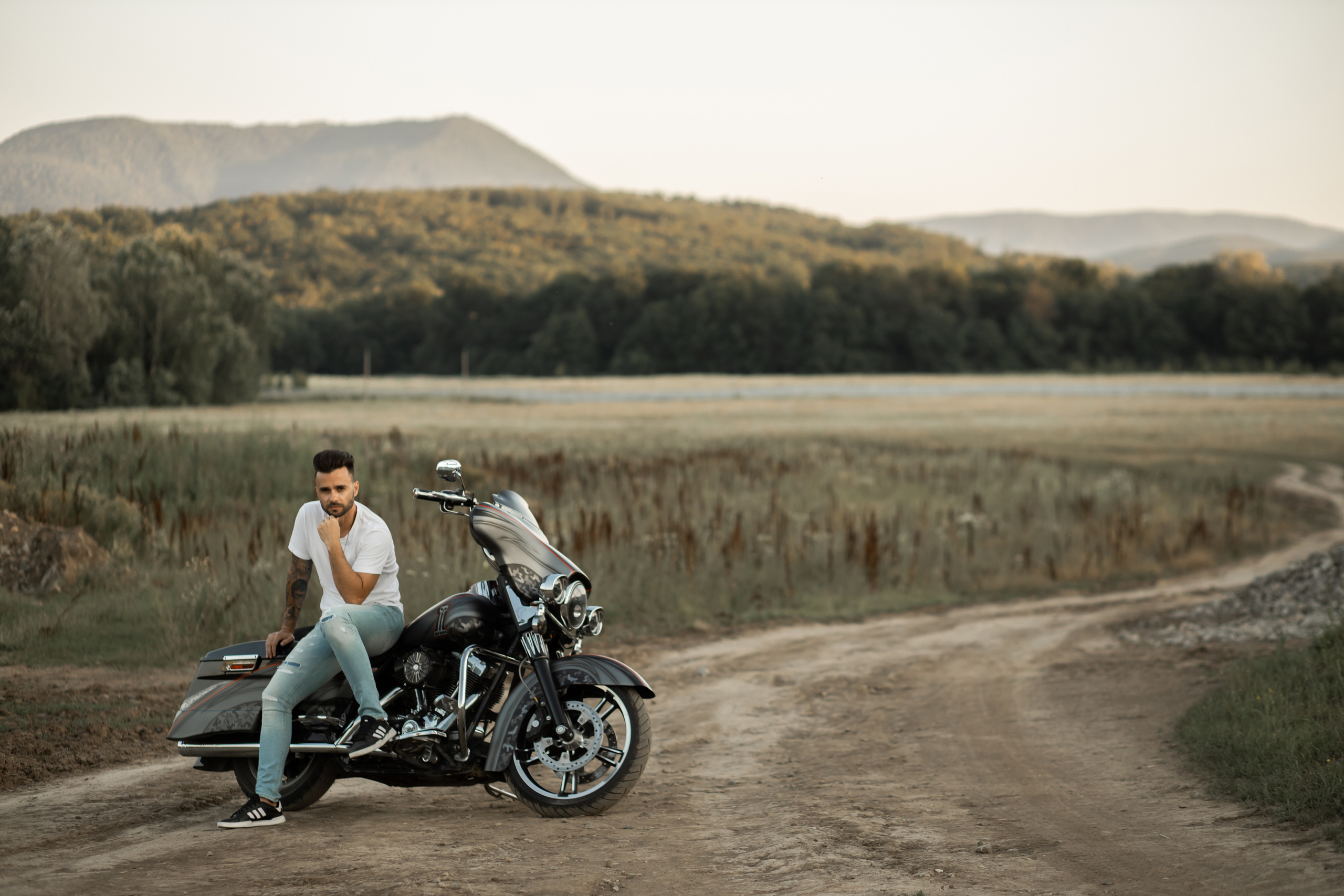 MOTO WEDD. Валерия Солнцева свадебный и семейный фотограф