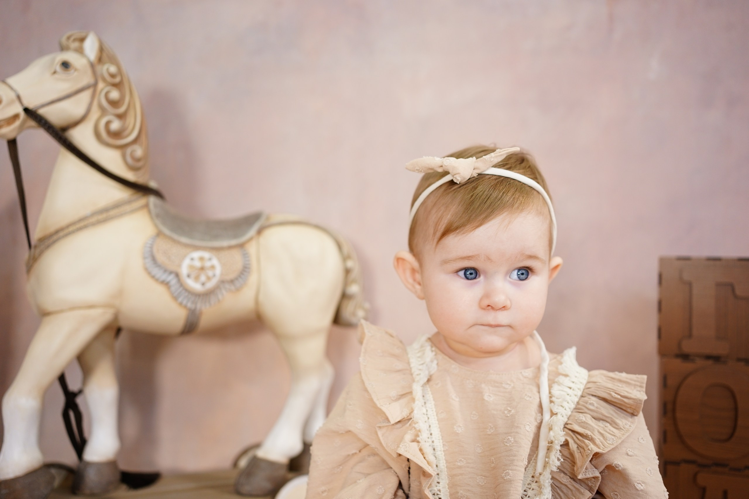 Фотозоны на ХОЛСТЕ. Детская Фотостудия ГОДОВАСИКИ в Санкт-Петербурге фотосесия на годик