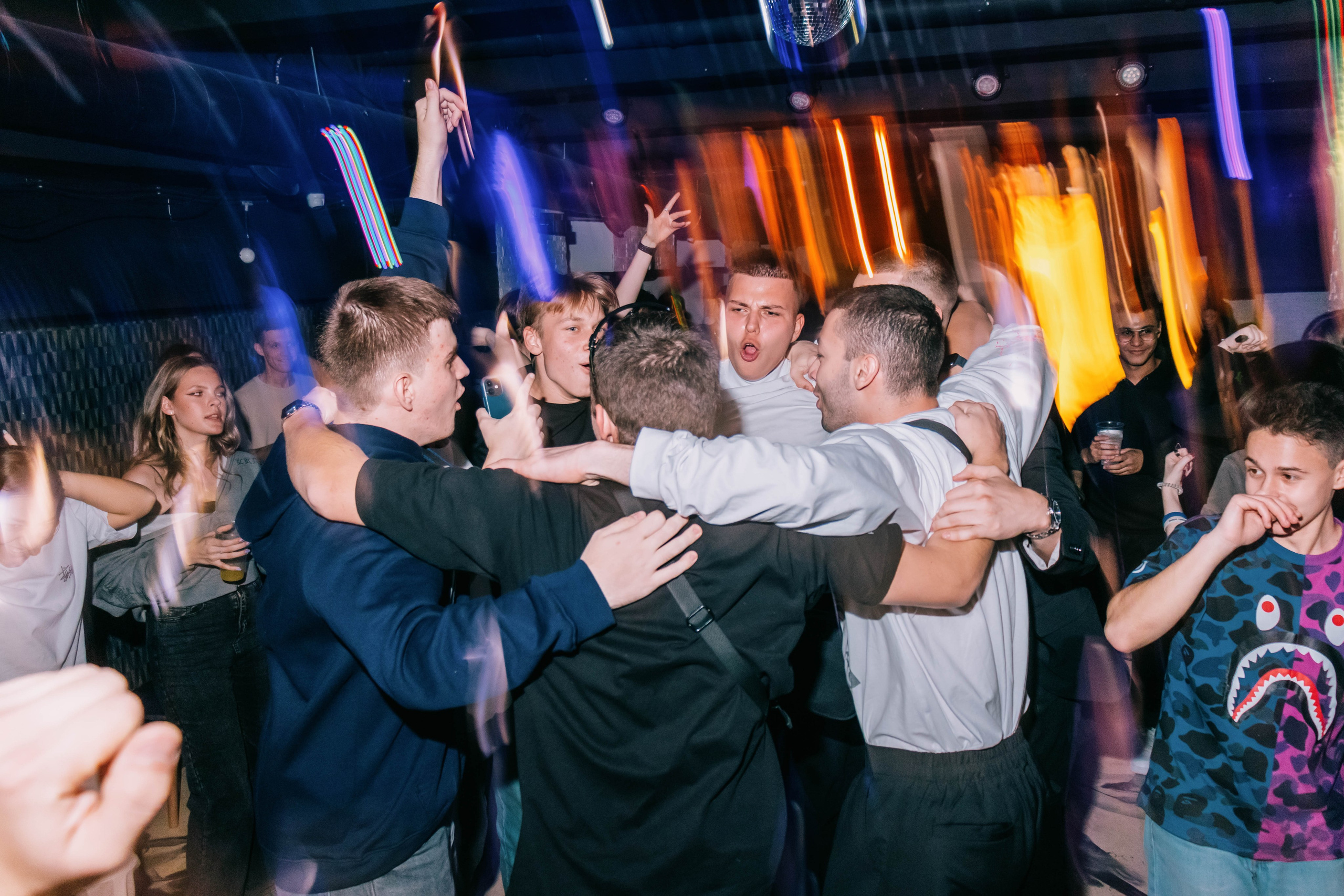 Вечеринка в лофт-пространстве. Фотограф в Москве Дмитрий Емельянов