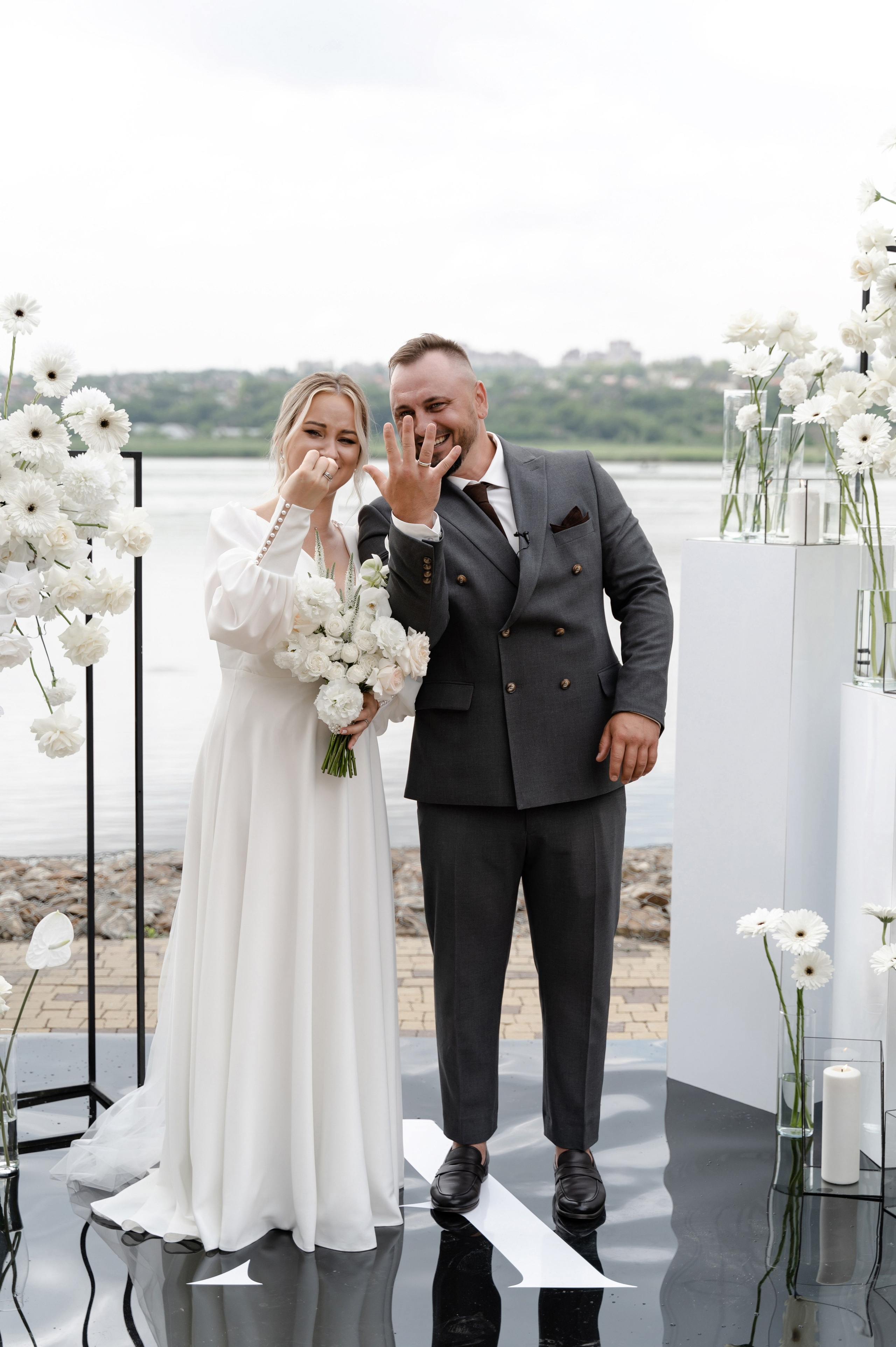 Свадебная фотосессия в отеле Hayat Regency Rostov. Свадебный фотограф в Ростове Максимов Максим