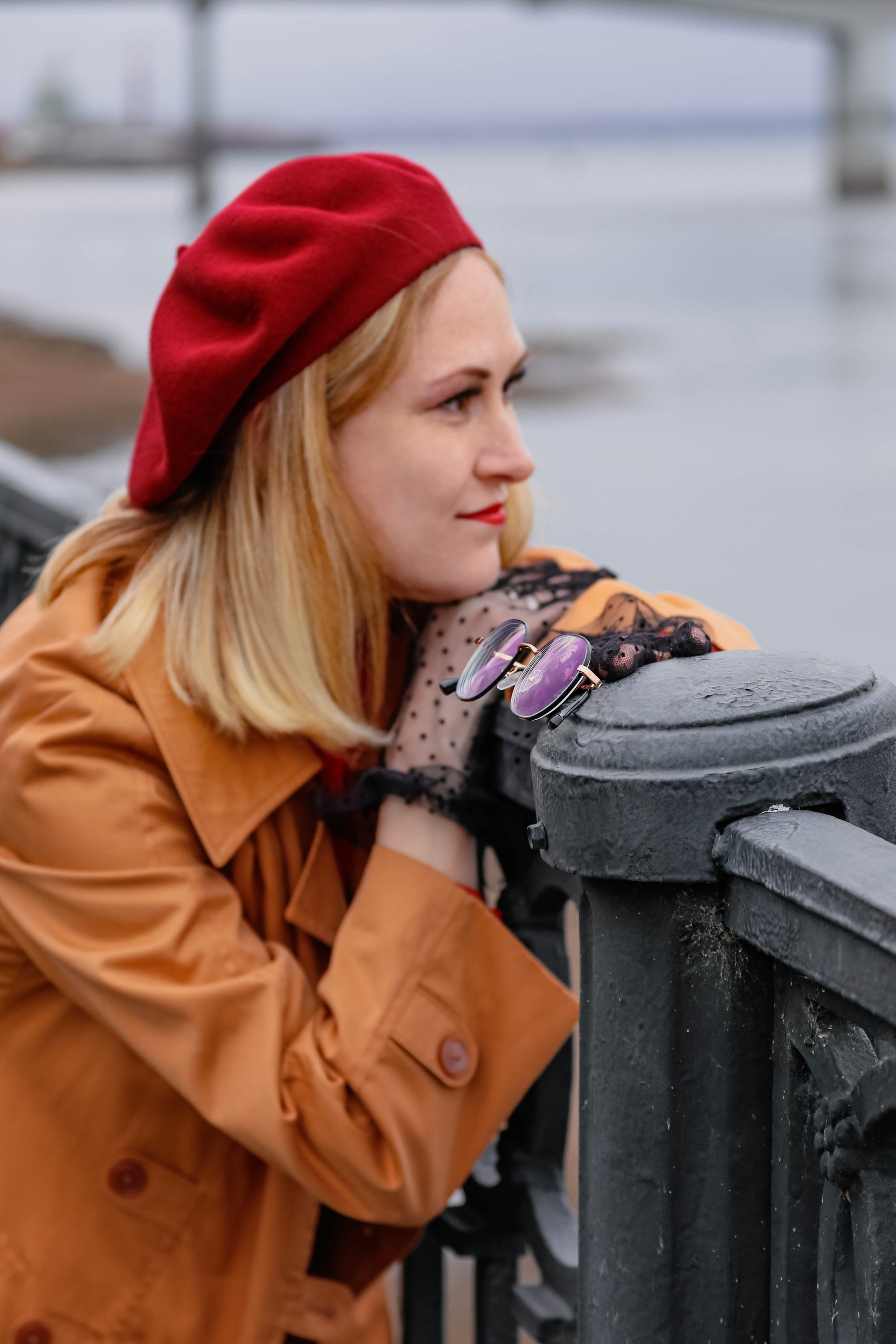 Маша на набережной. Фотограф Пермь. Фотосессия в фотостудии Перми и на свежем воздухе