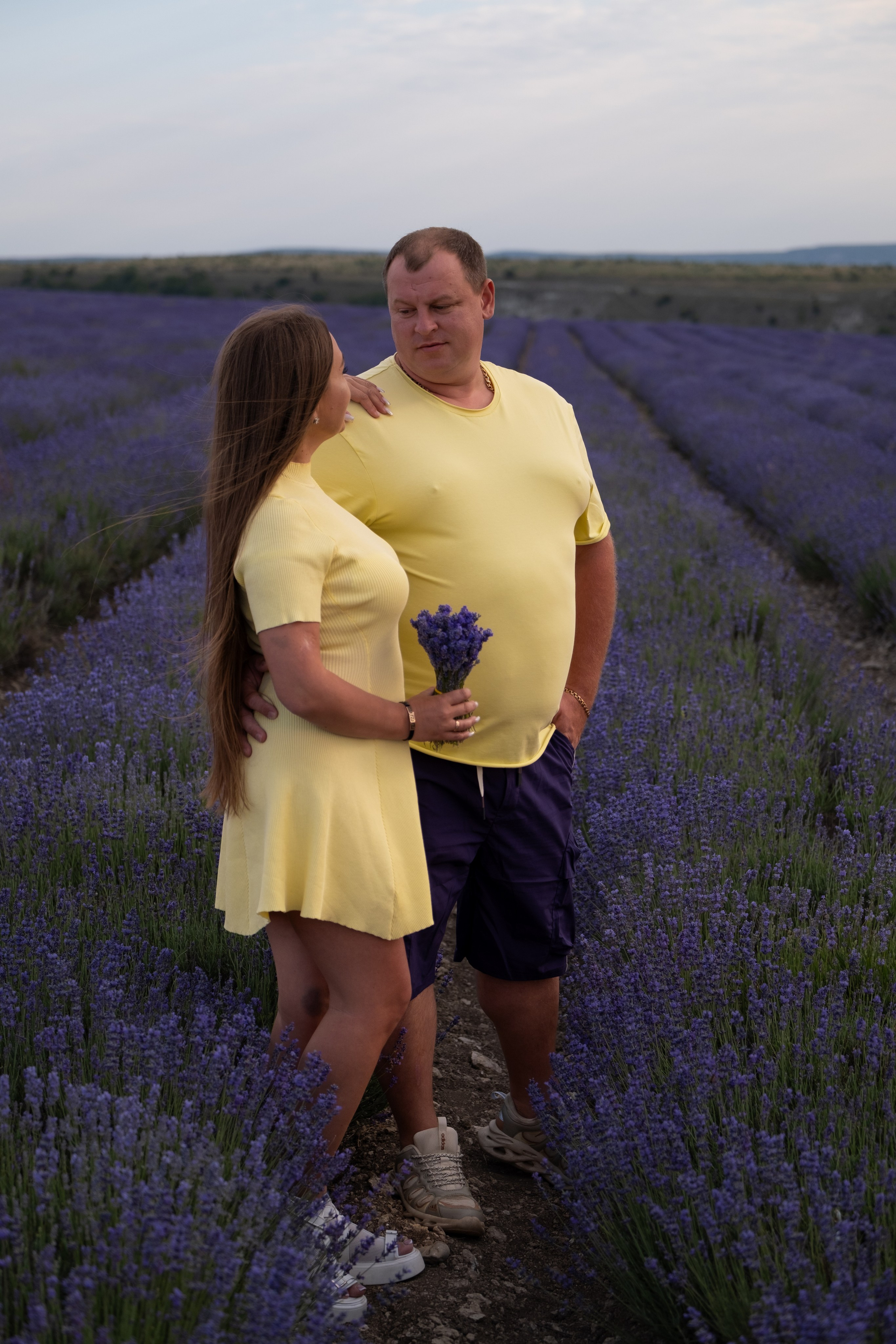 Фотосессия в садах: Персик, лаванда, мак, виноград, подсолнух, ромашка, сирень и др. Профессиональная фотосъемка в Крыму. Натуральные эмоции и живые кадры. Забронируйте дату прямо сейчас!