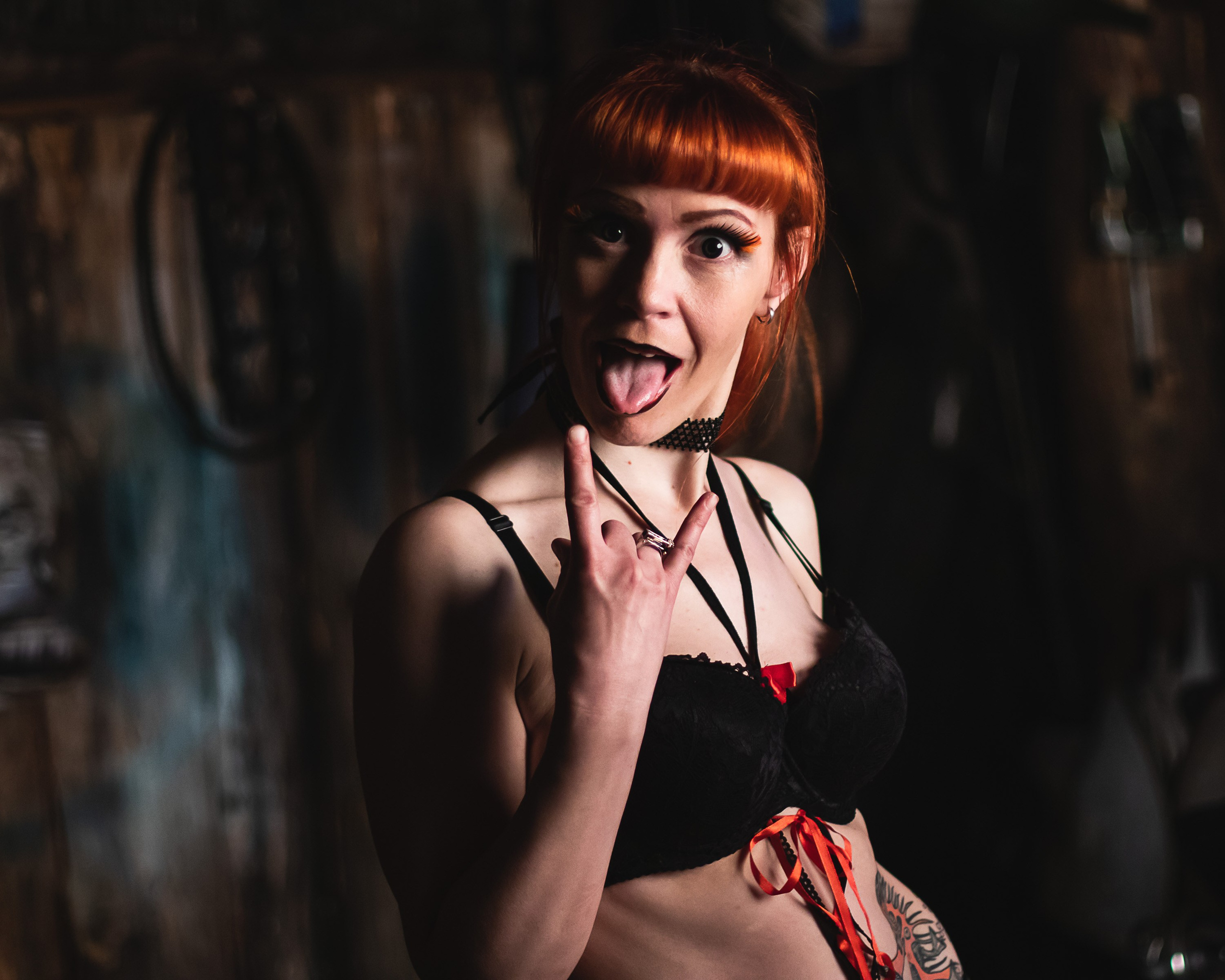 В гараже. Портретный фотограф в Бологое Михаил Кудрявцев