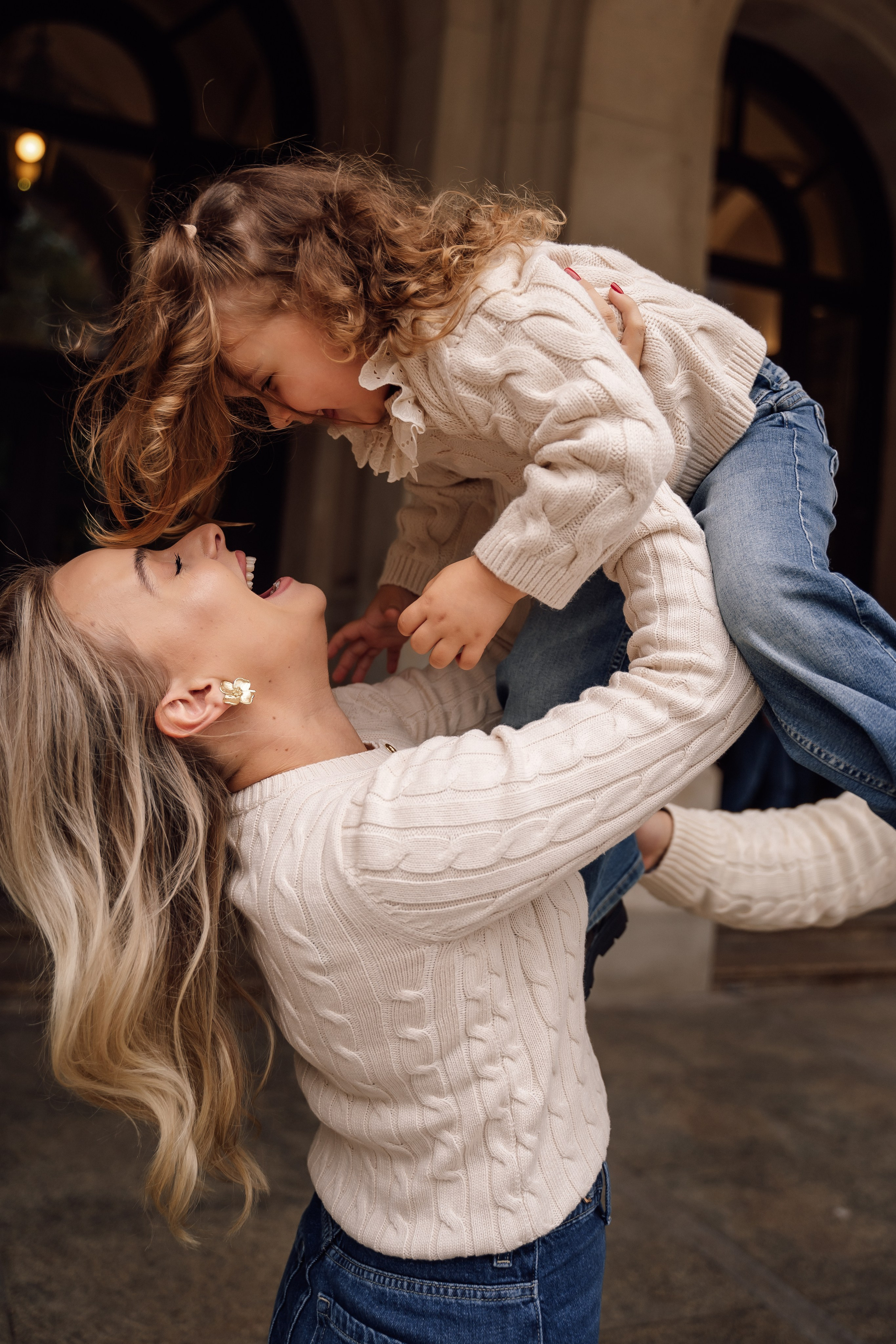 Family at Alte Oper. Анастасия Вайнер — свадебный и портретный фотограф в Германии и по всей Европе