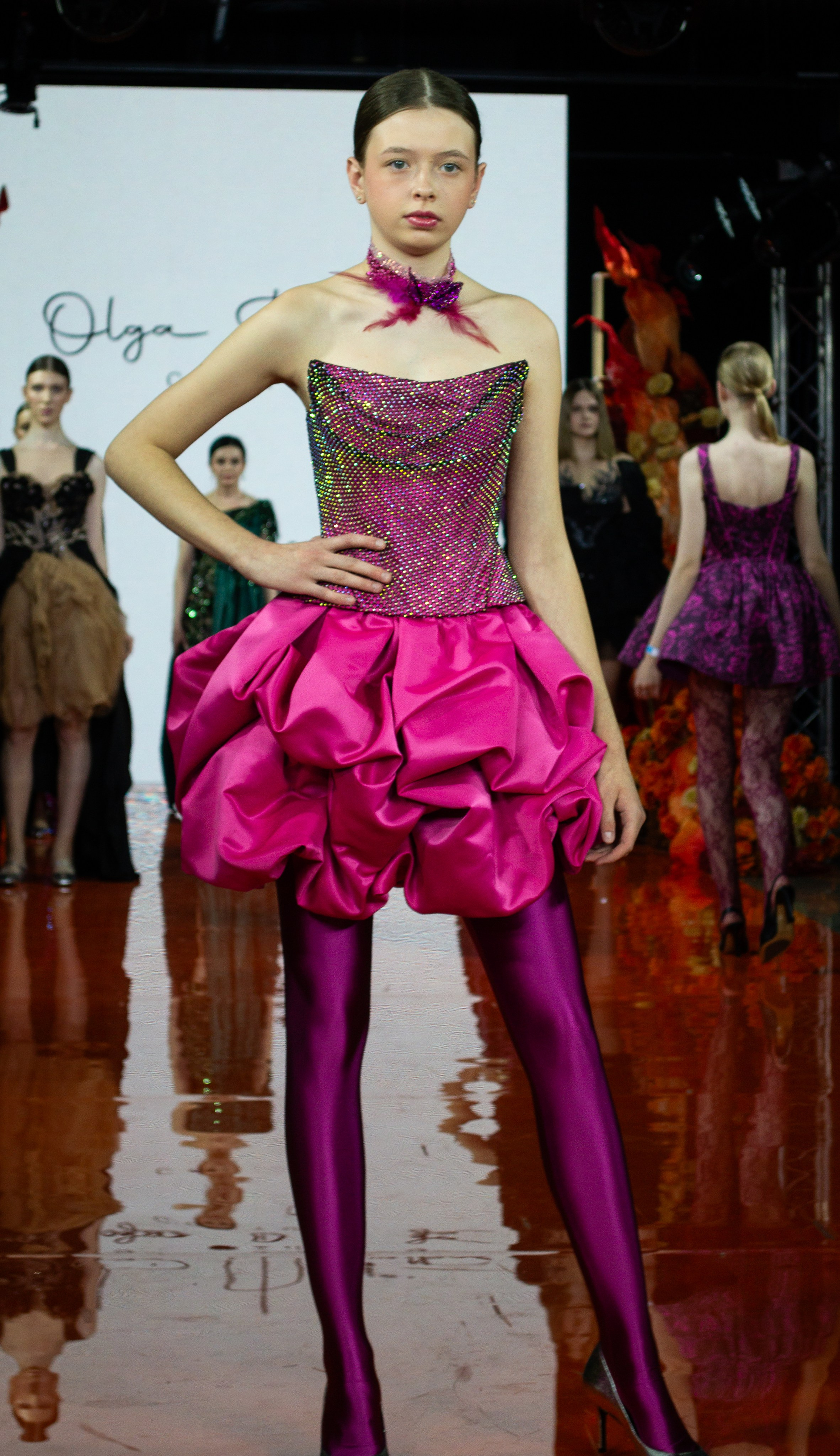 Показ Volga Fashion Week 2025. Victoria Radjevna Репортажный Фотограф — Видеограф Москва • Санкт-Петербург
