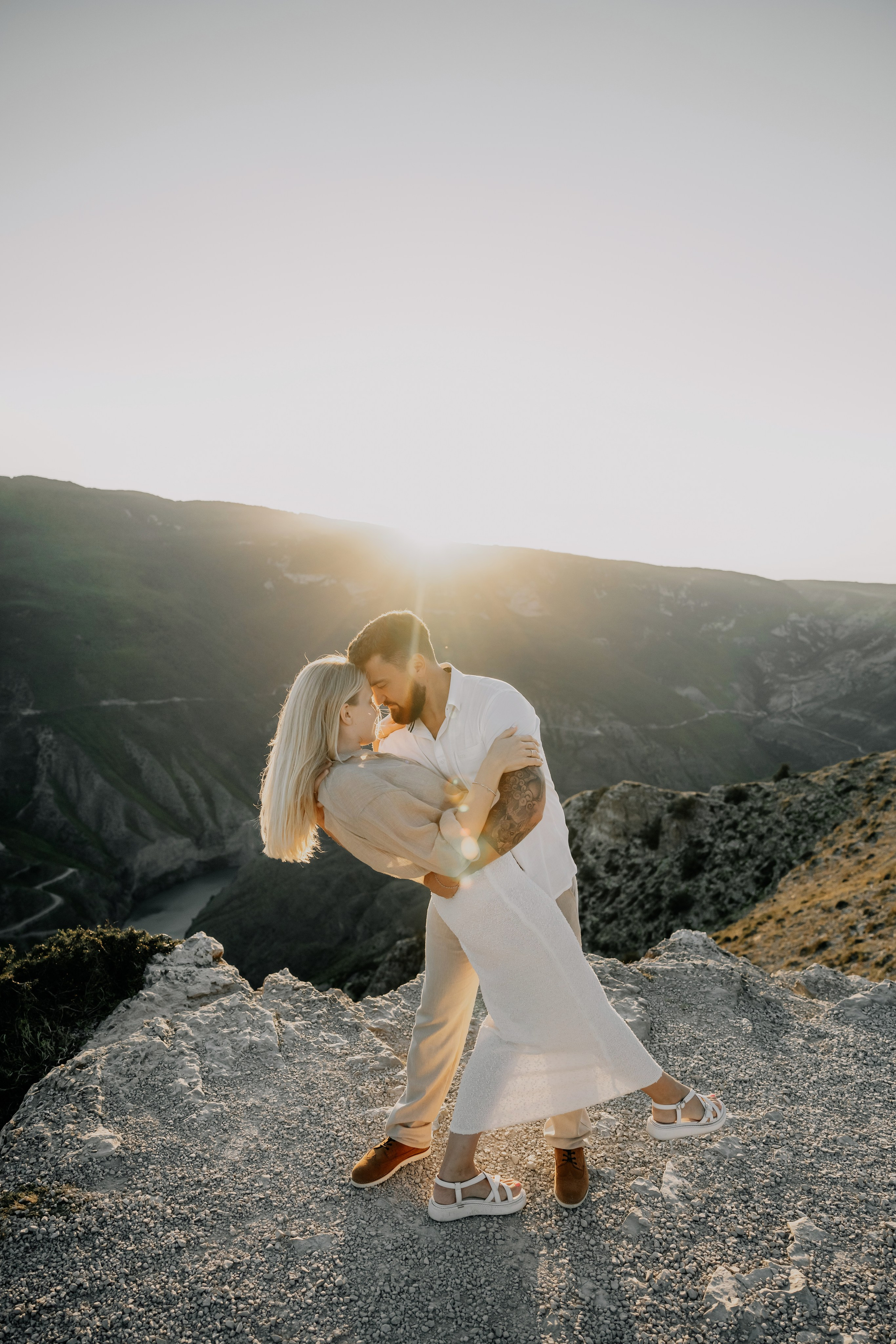 Фотосессия в горах прекрасной пары АРТЕМ & АЛЕСЯ. Свадебный фотограф в Махачкале Иван Айвазян