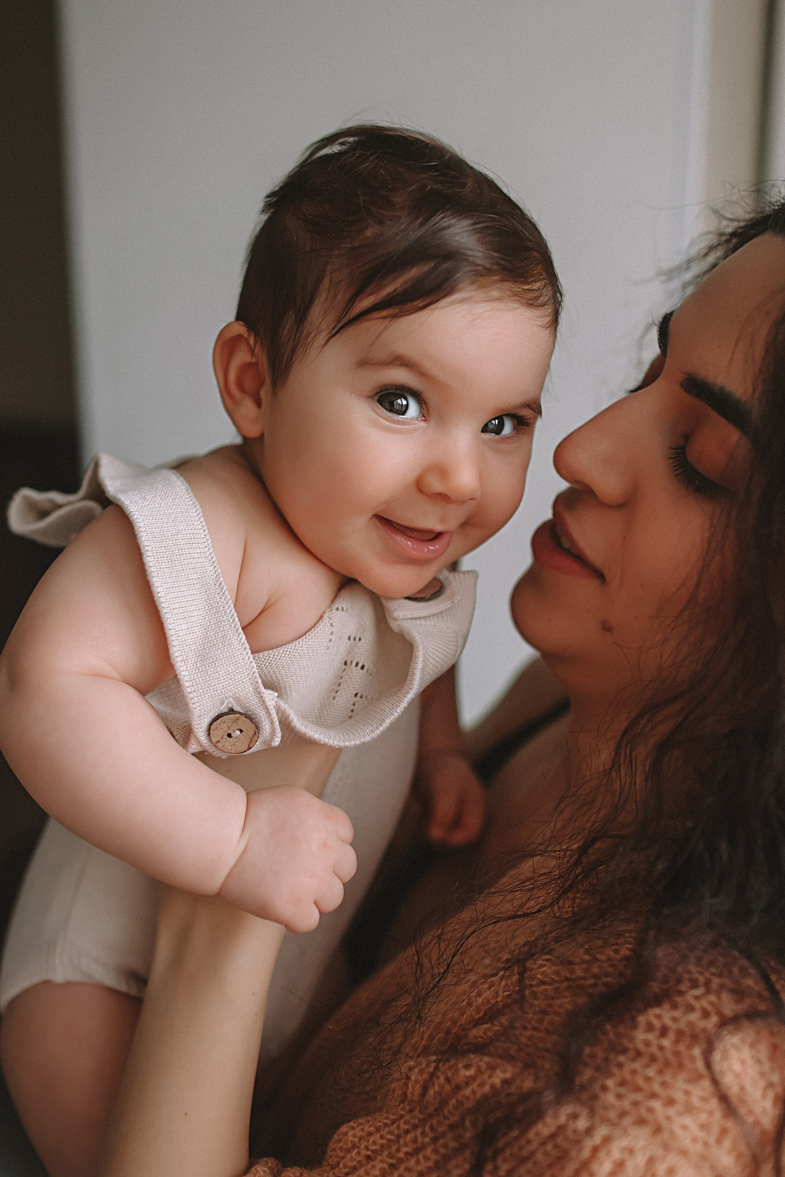 С малышкой. Семейный фотограф Тюмень, фотограф на роды Салмина Мария
