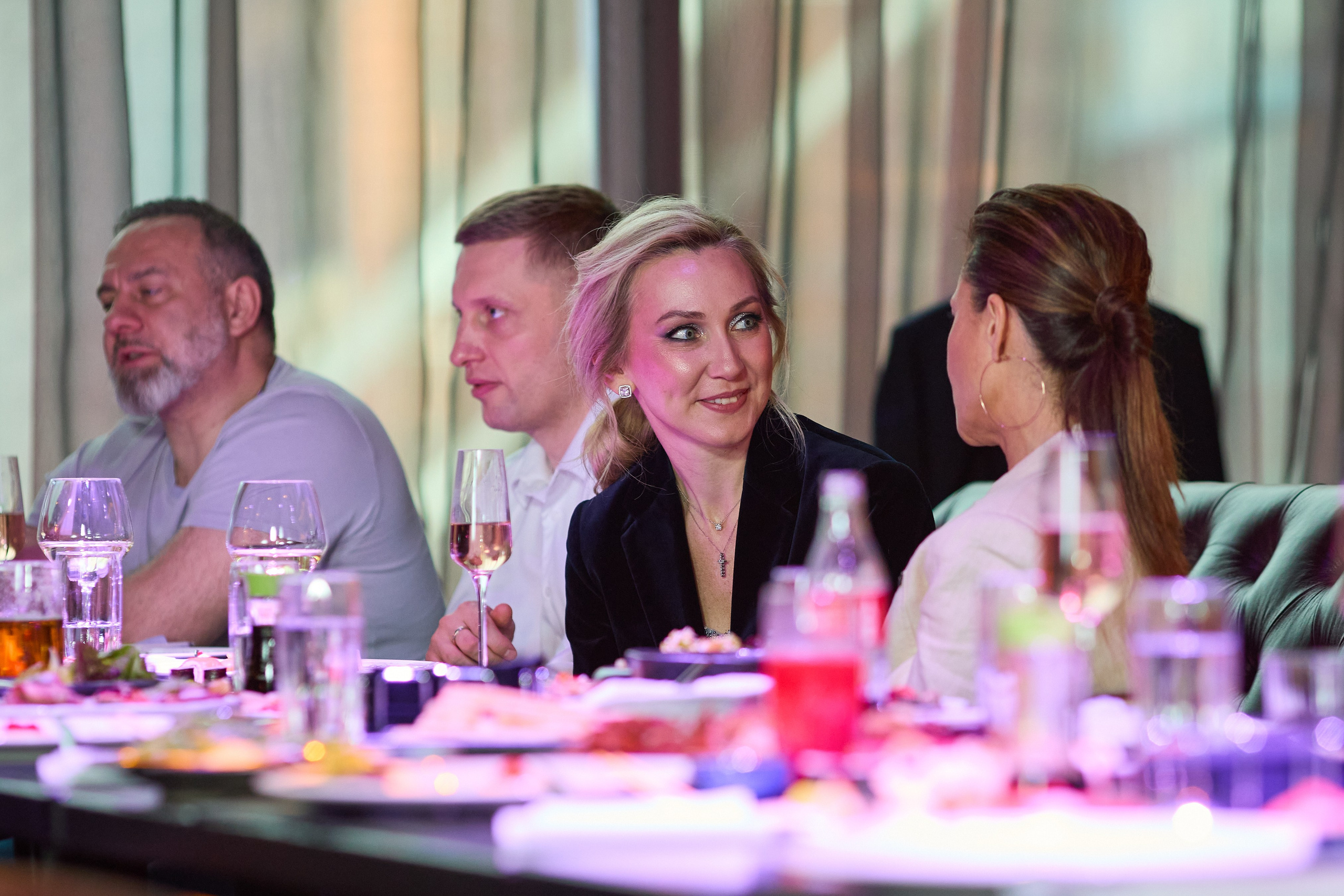 Юбилей в City Voice & Six Floor. Александр Осин — корпоративный и семейный фотограф в Москве