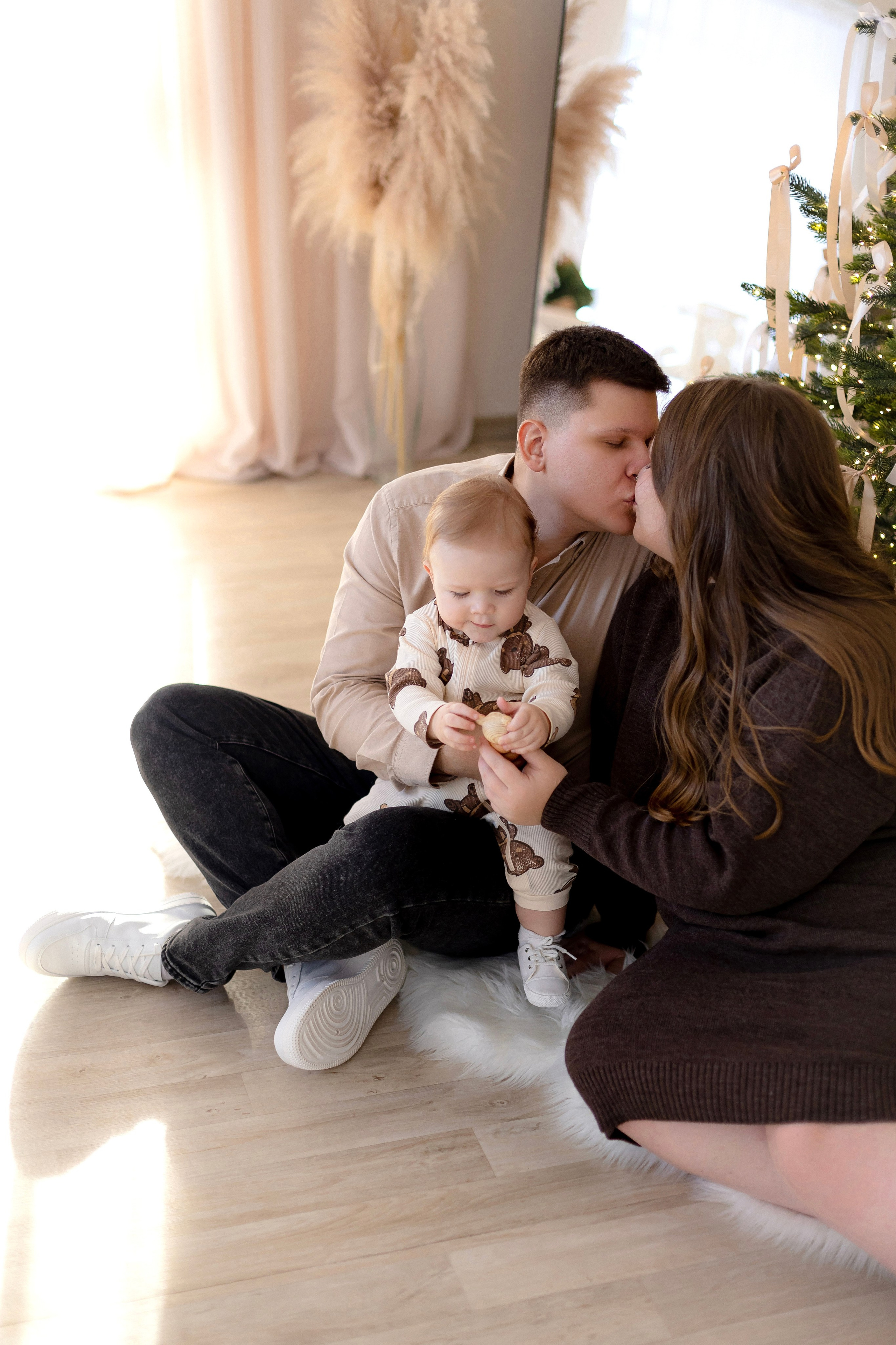 Олеся, Артём и Егорушка. Свадебный и портретный фотограф в Миассе Филиппенко Дарья