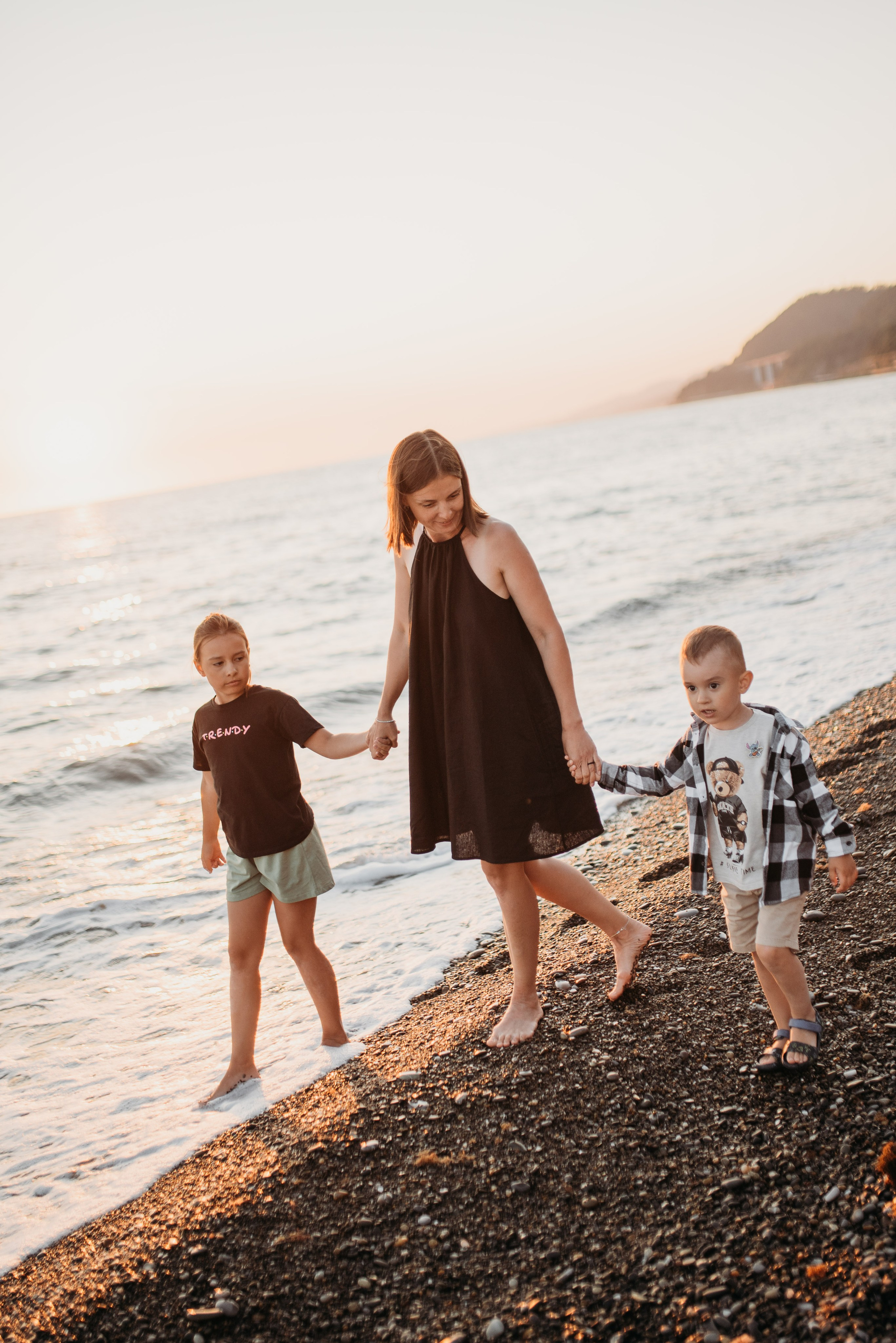 Семейная фотосессия на пляже Сочи Сириус Лазаревская. Фотограф в Сочи — Маргарита Поганова