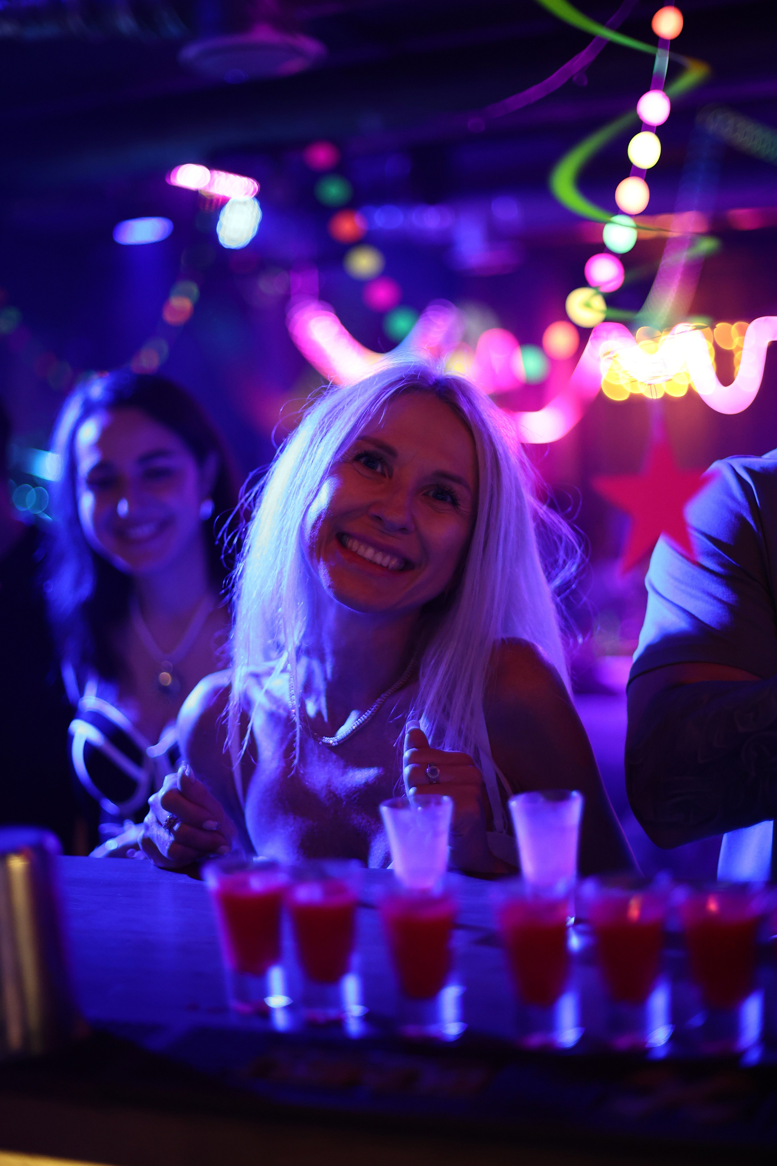 Neon Party 01.08.25. Мята Спортивная — Кальянная, караоке, бар в Минске