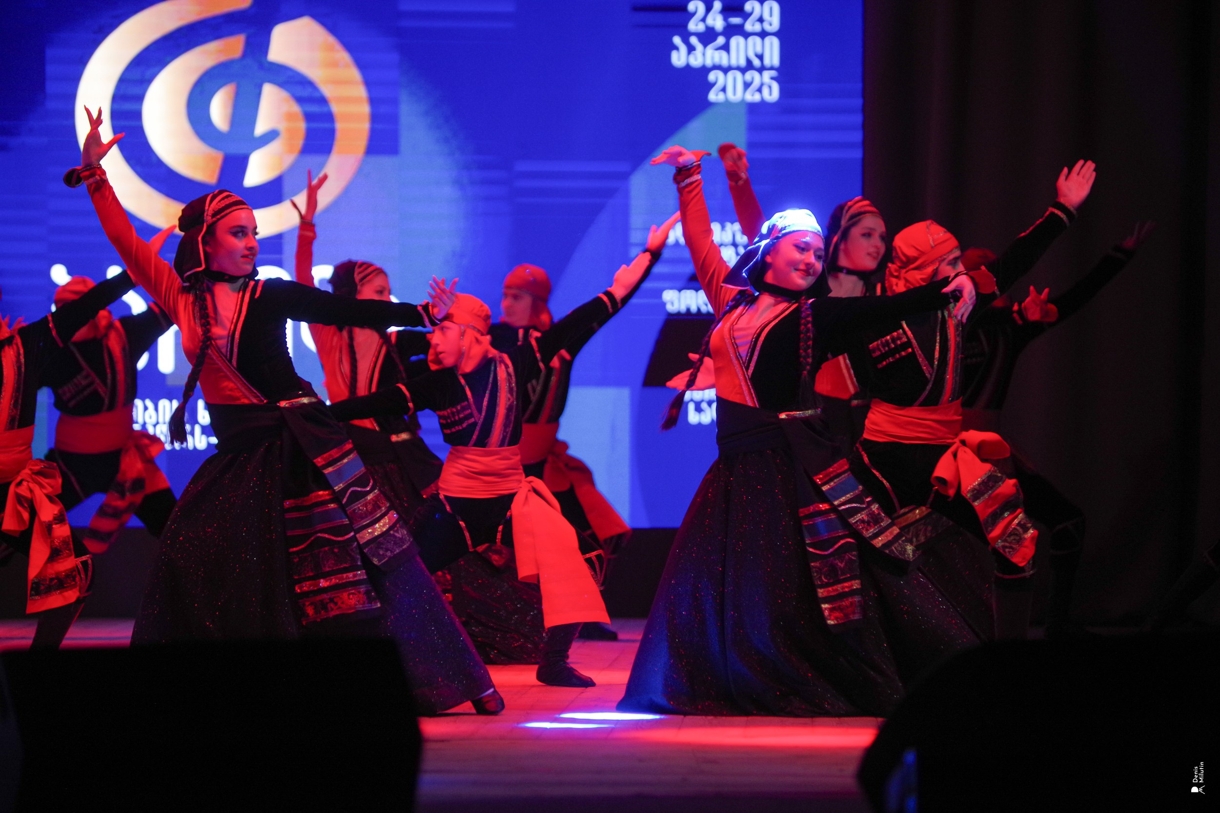 Танцы в Хоби. Портретный фотограф Денис Милютин