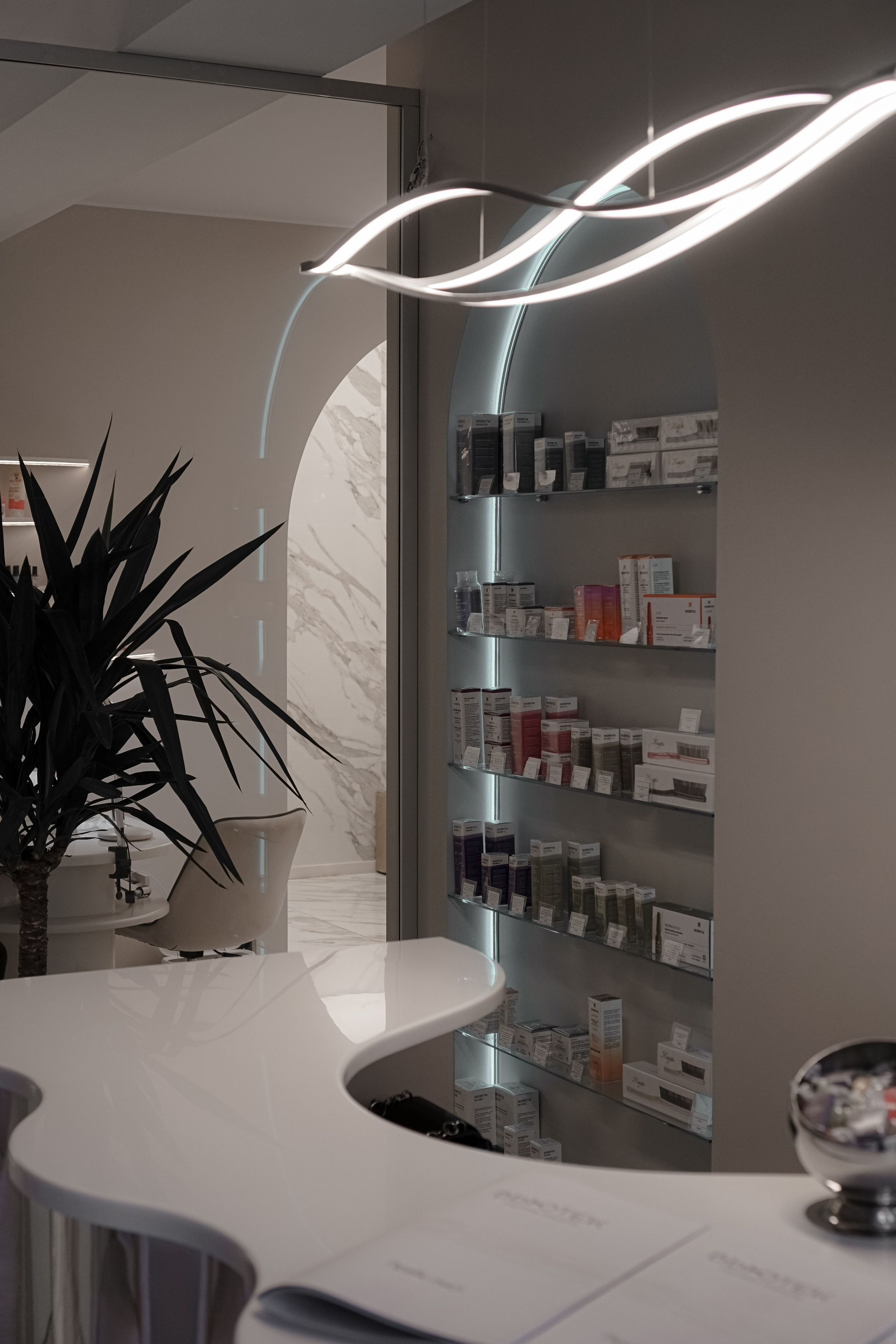 Салон красоты Бьютек. Ада Бродски — smm и контент-фотограф в Москве и удаленно