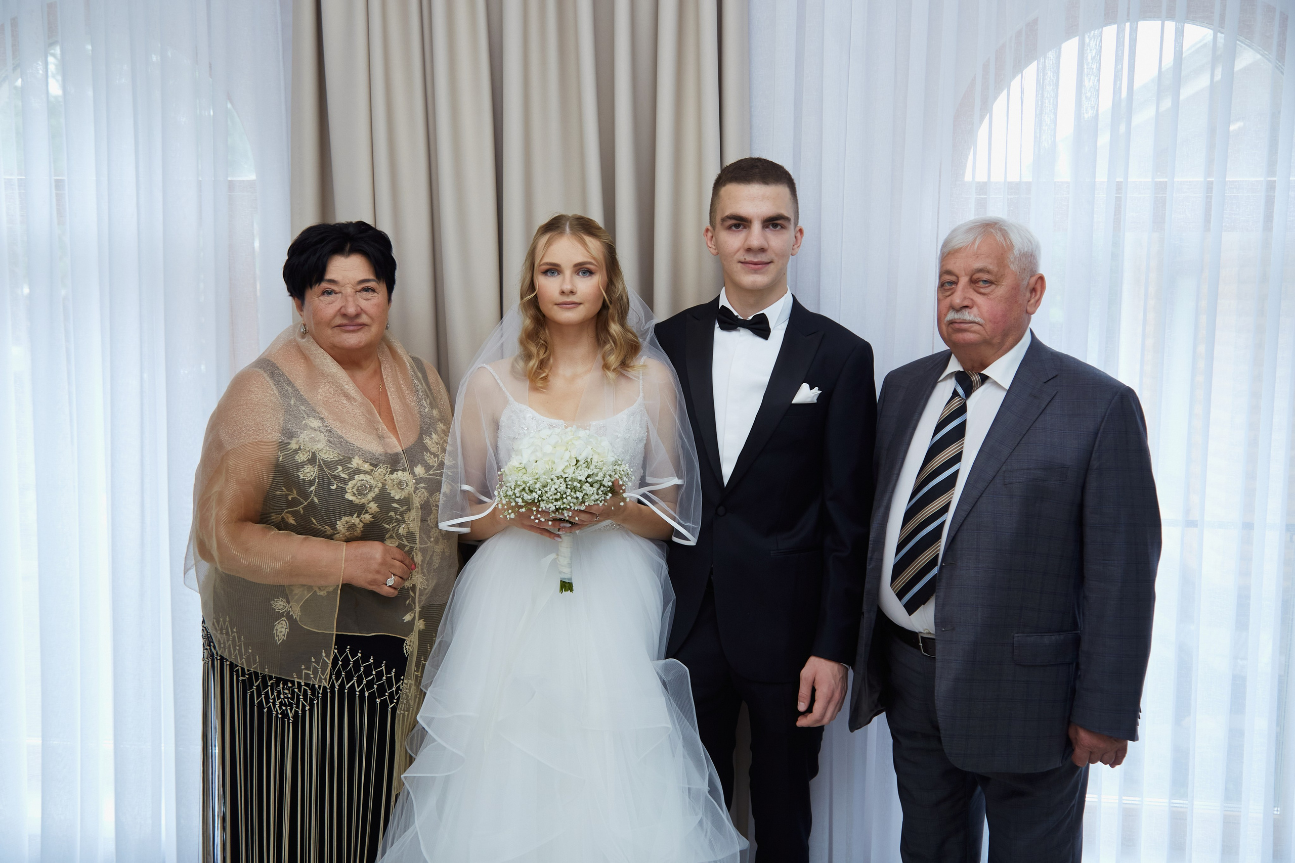 молодожёны. фото с родителями