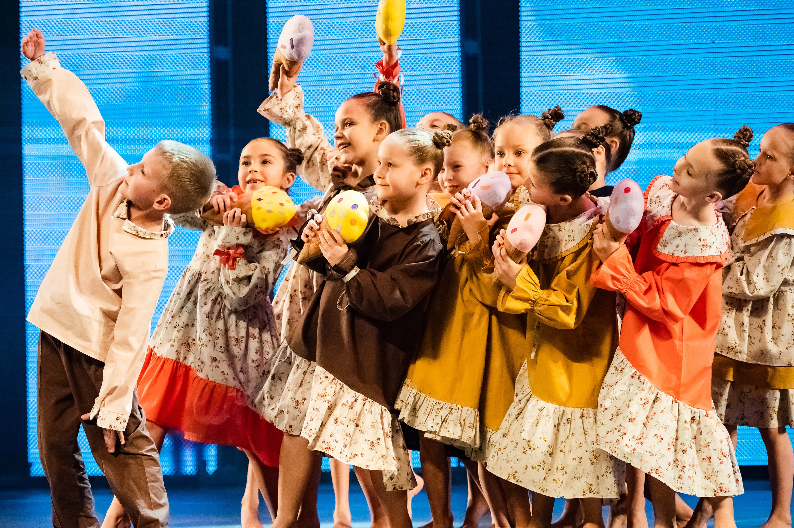 Концерт «Пространные танцы». Репортажный, семейный и детский фотограф в Пензе и Заречном Арина Ермилова. Картины барельеф на заказ